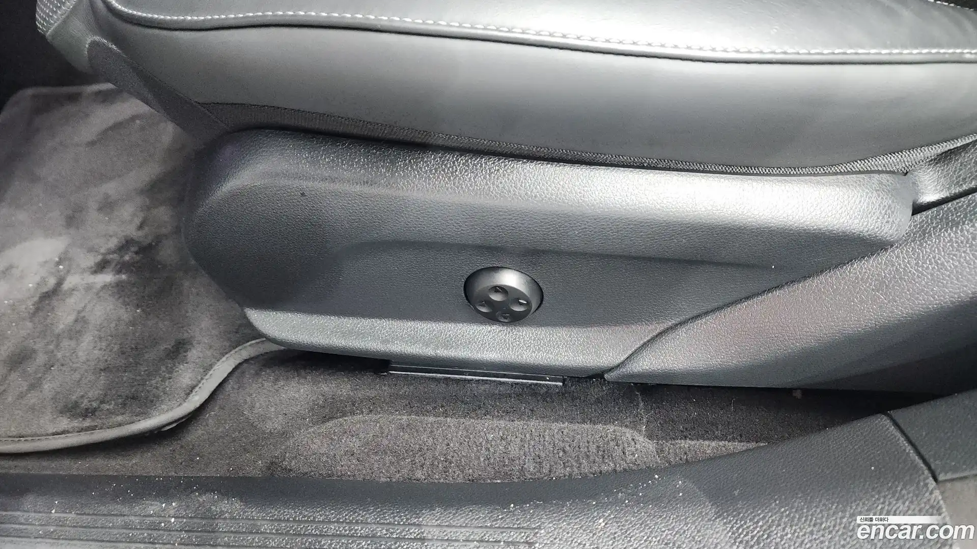 E-Class Mercedes-Benz 2019.6-OPTION-044
