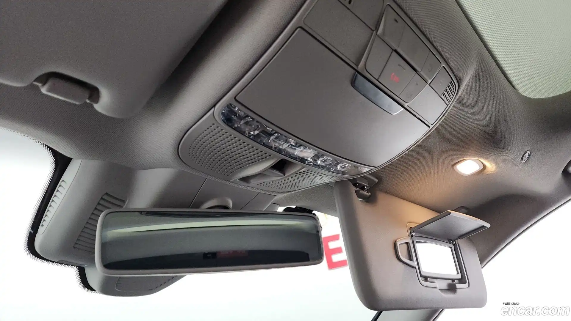 E-Class Mercedes-Benz 2019.6-OPTION-050
