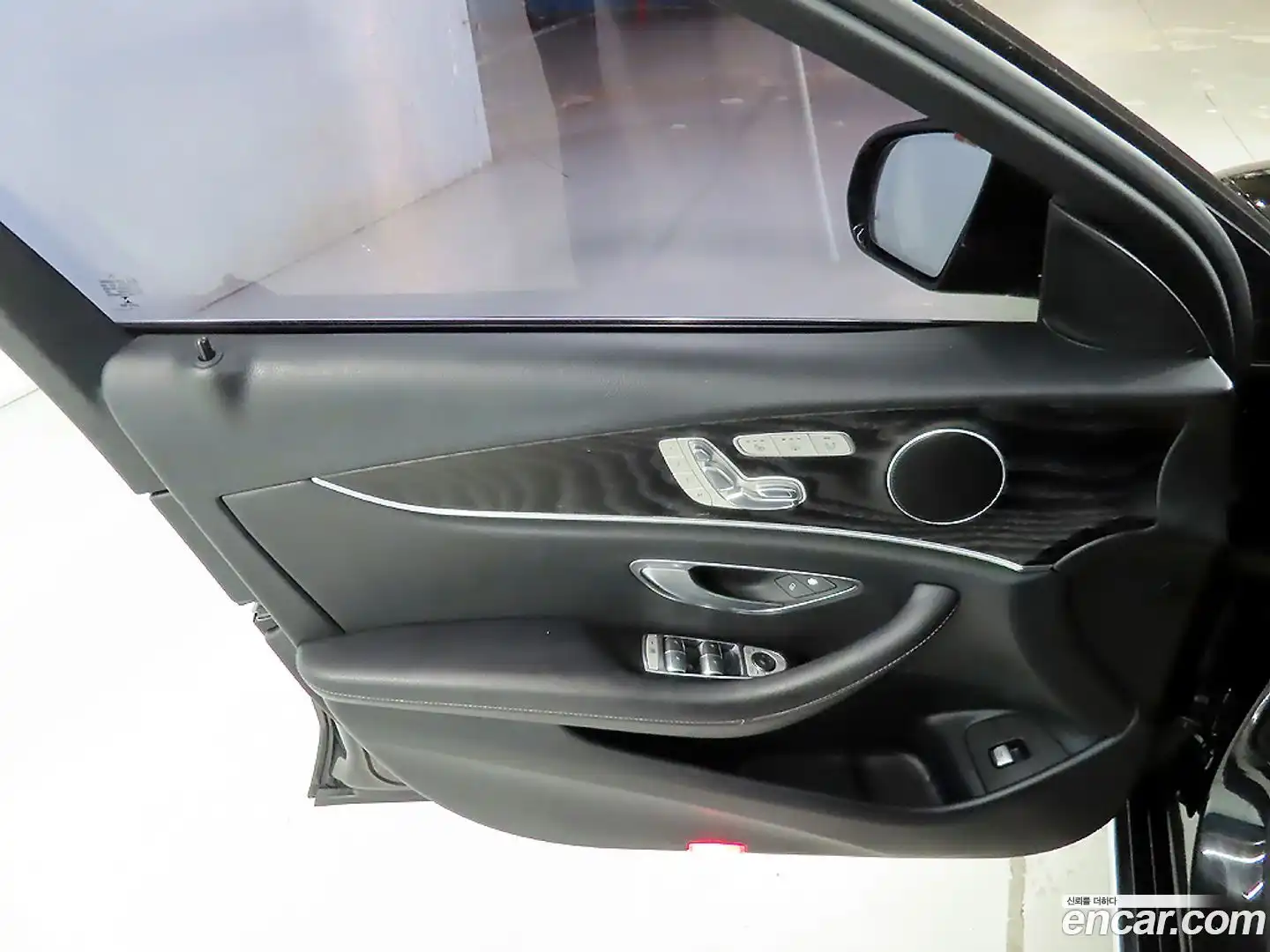 E-Class Mercedes-Benz 2016.11-OPTION-017