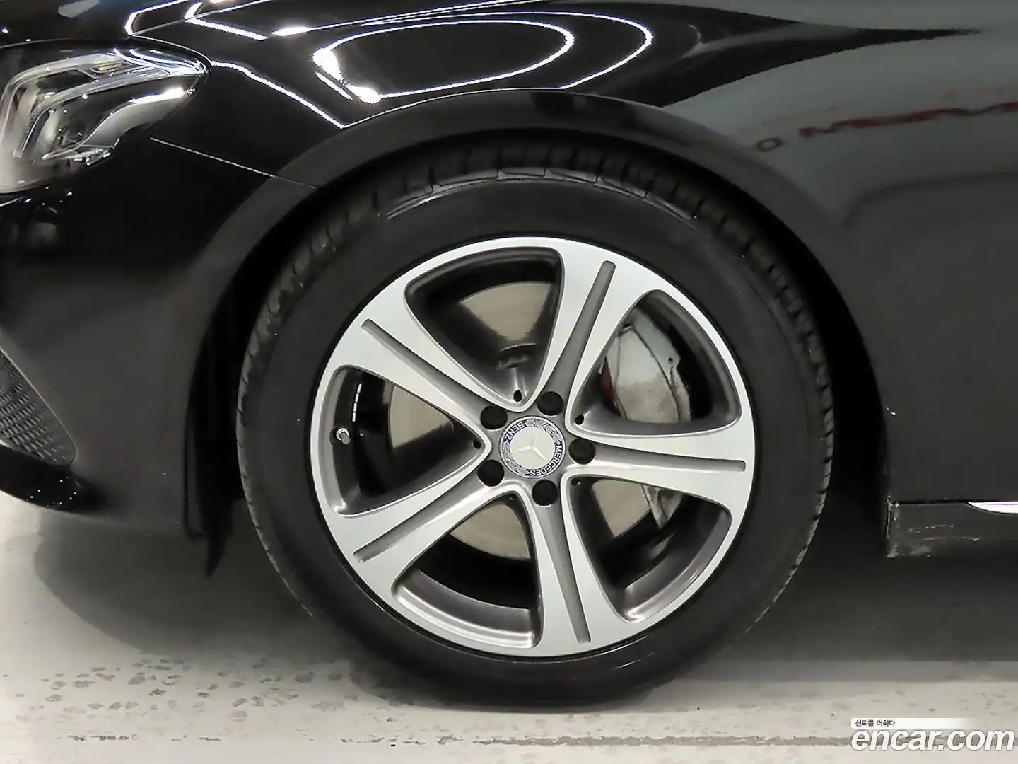 E-Class Mercedes-Benz 2016.11-OPTION-024