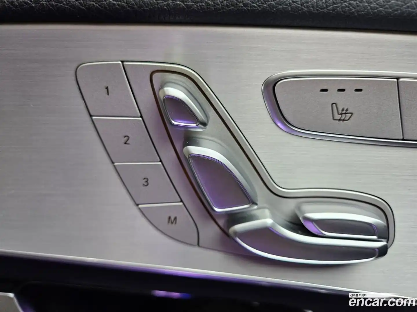 GLC-Class Mercedes-Benz 2022.8-INNER-008