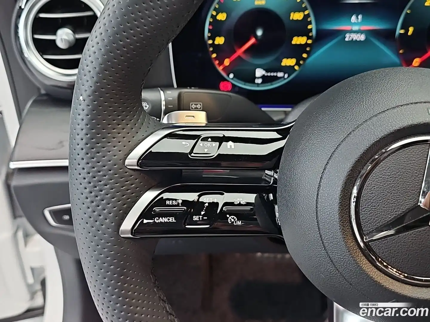 E-Class Mercedes-Benz 2023.11-OPTION-016
