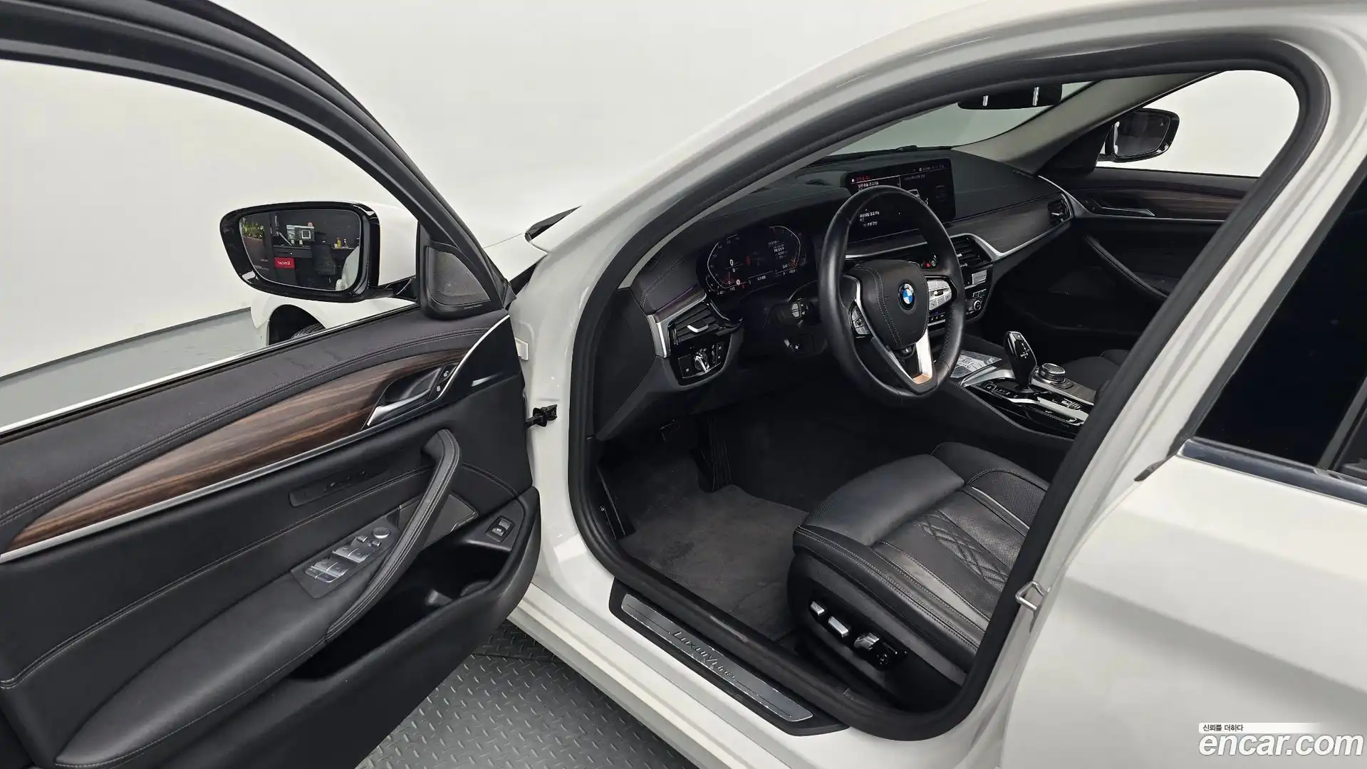 5-Series BMW 2022.4-OPTION-015