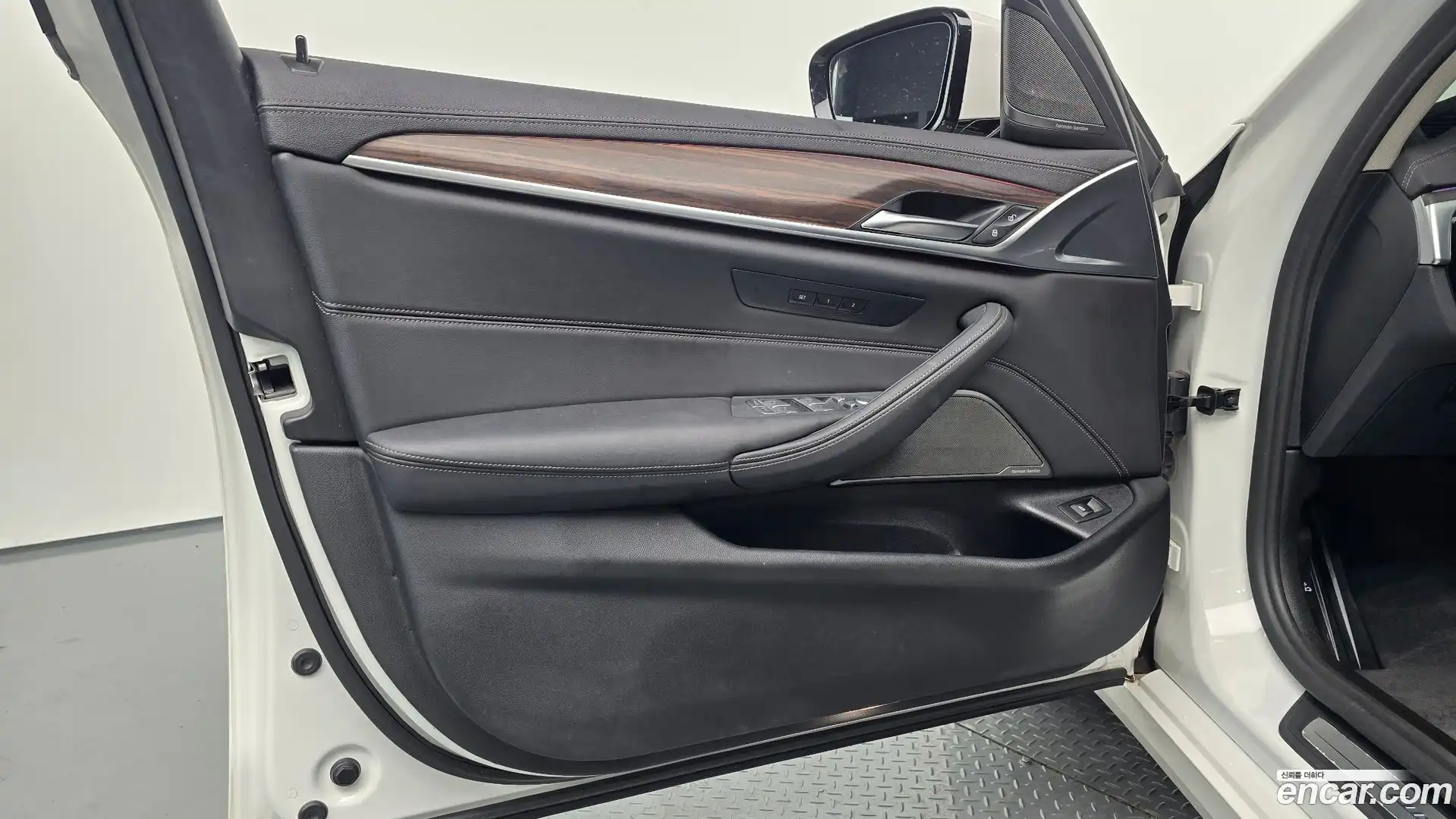 5-Series BMW 2022.4-INNER-034