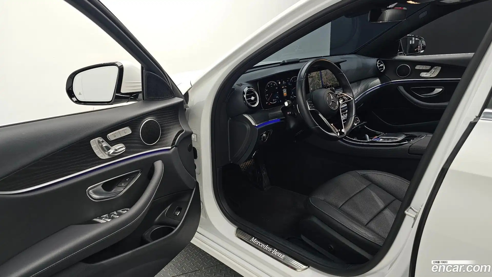 E-Class Mercedes-Benz 2023.9-OPTION-015