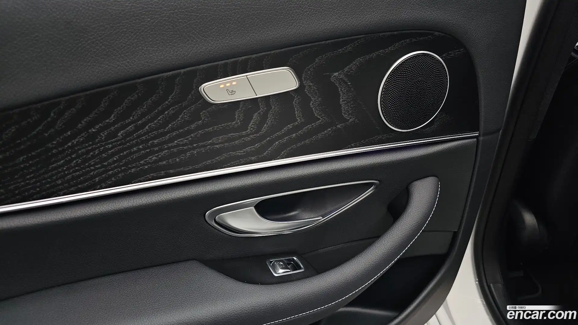 E-Class Mercedes-Benz 2023.9-OPTION-040