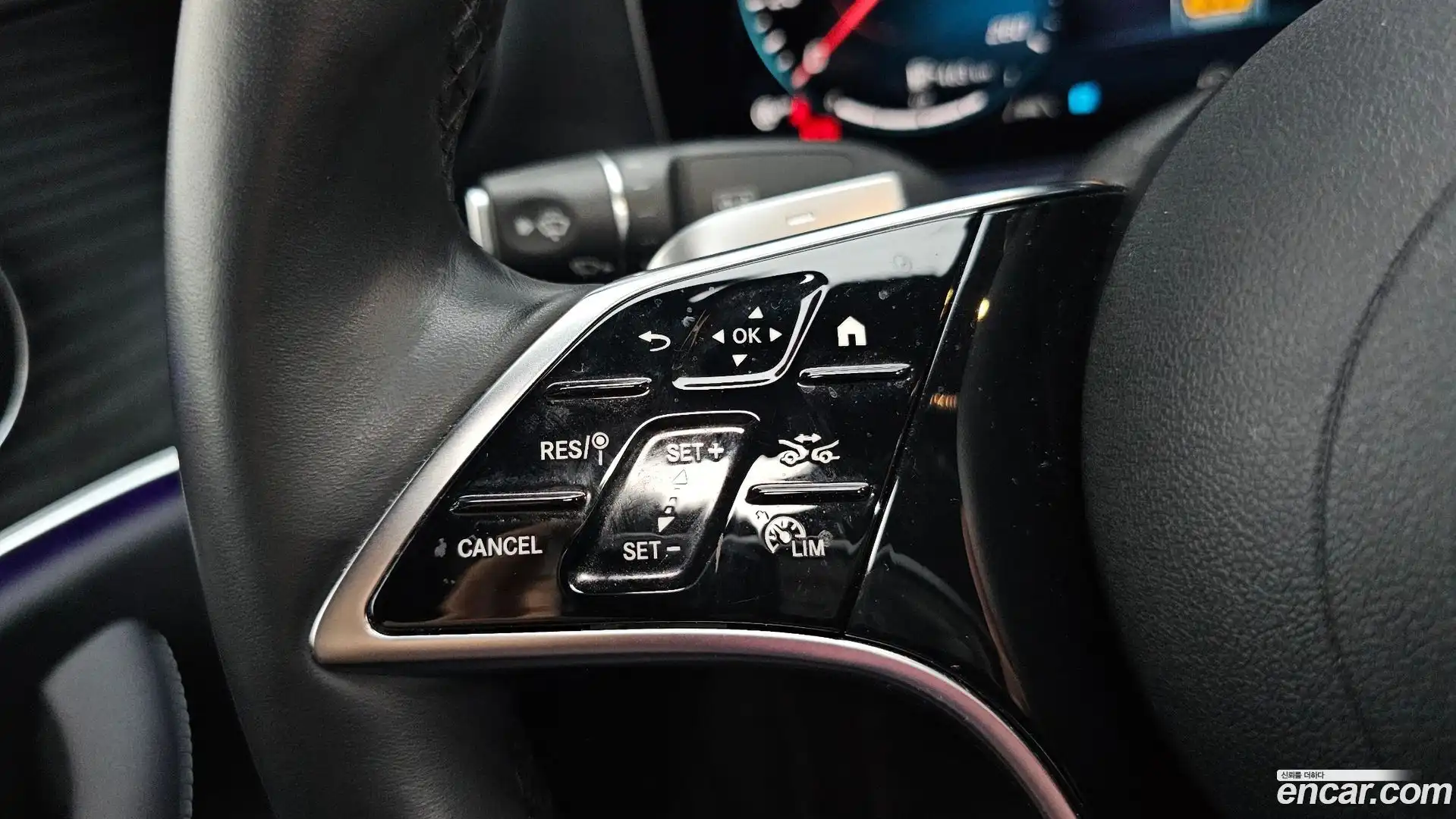 E-Class Mercedes-Benz 2023.9-OPTION-041