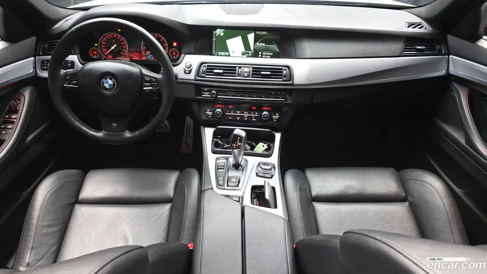 5-Series BMW 2013.6-INNER-007