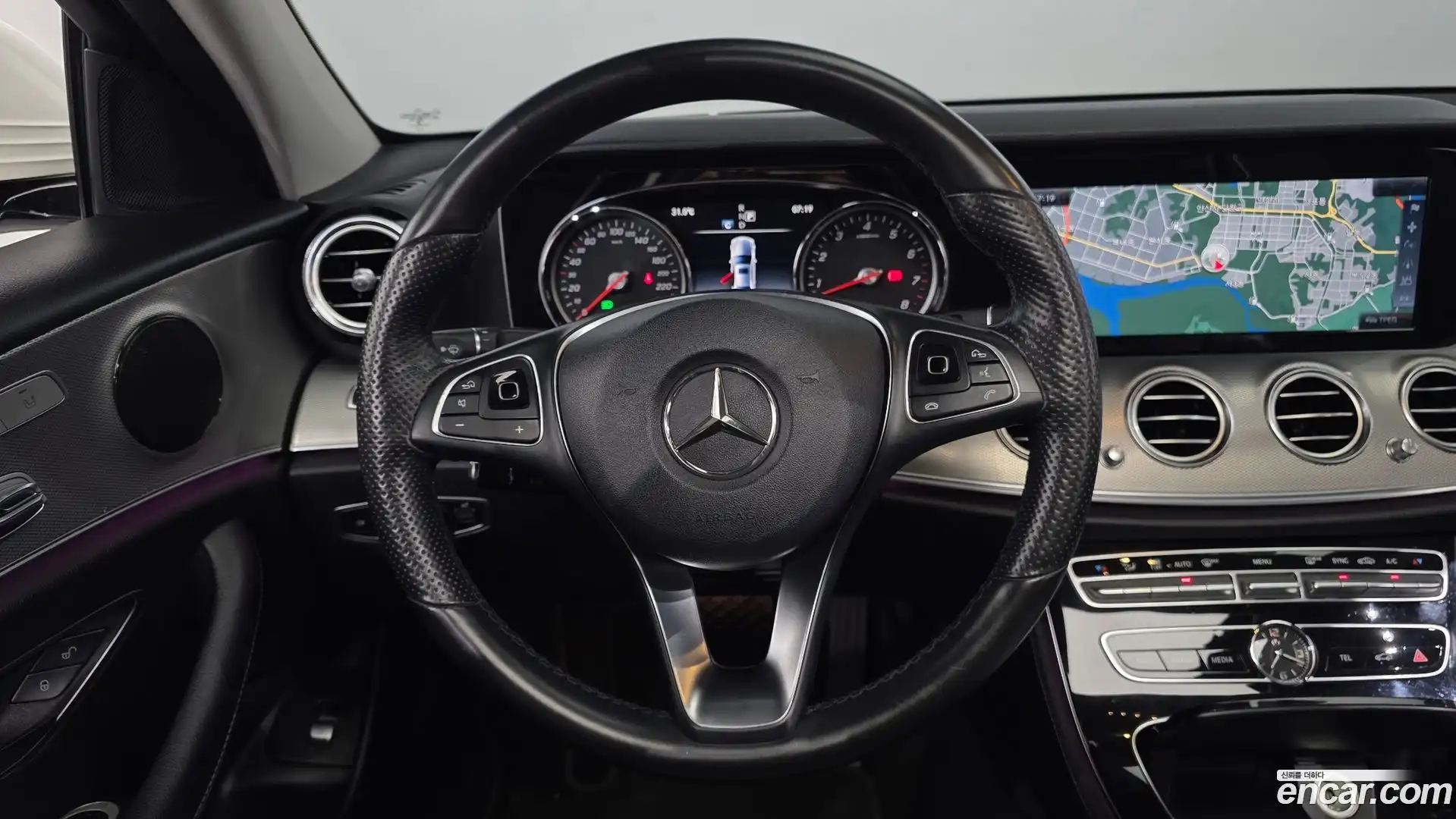 E-Class Mercedes-Benz 2017.1-OPTION-017