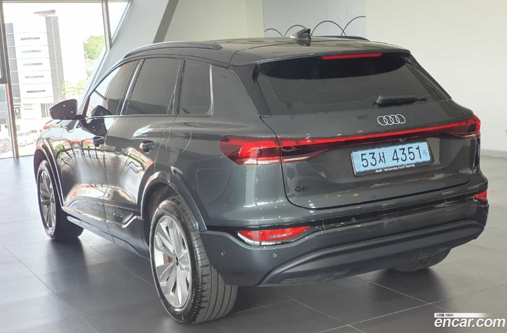 Q6 e-tron Audi 2025.7-OUTER-002