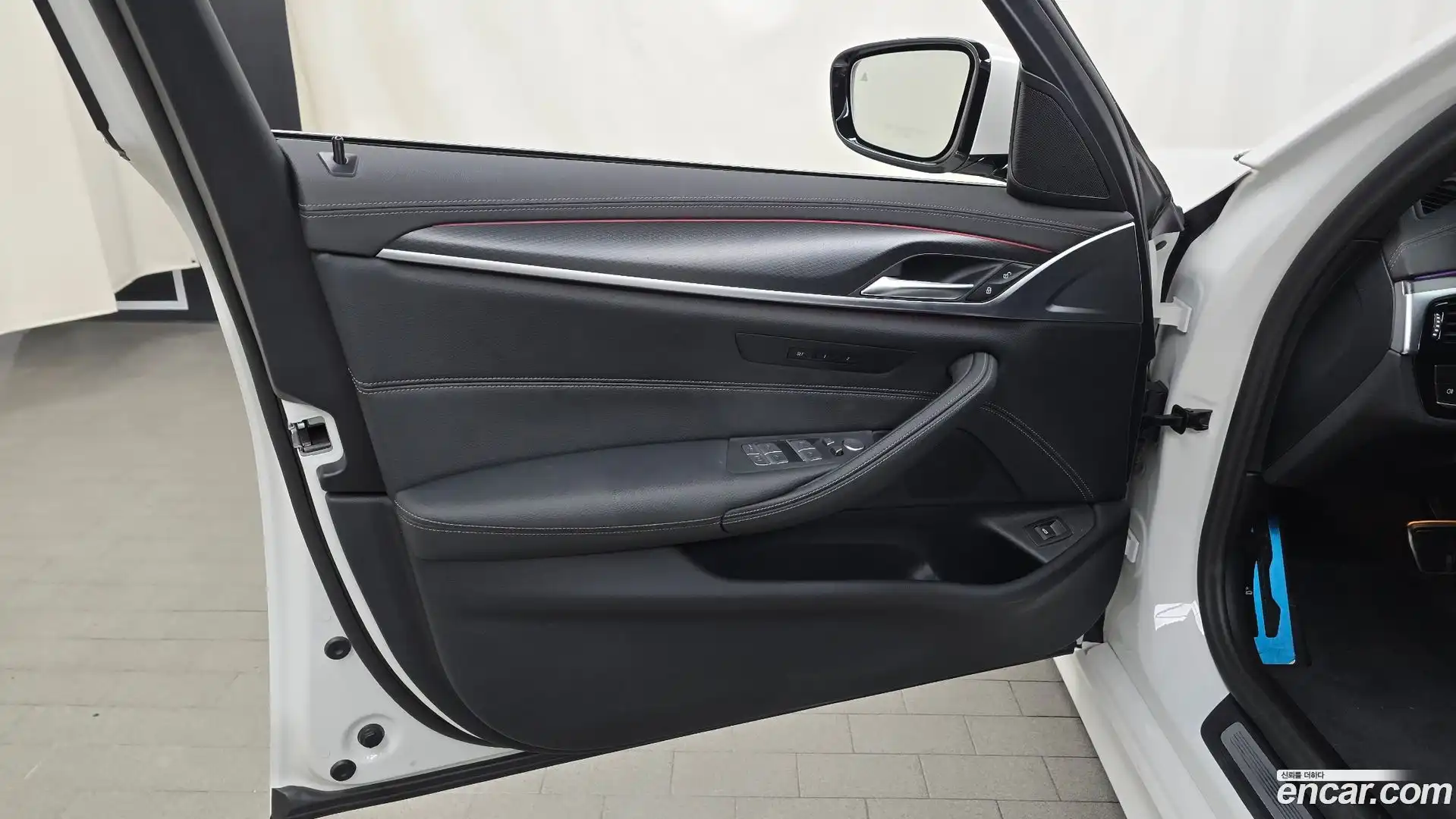 5-Series BMW 2023.6-INNER-034
