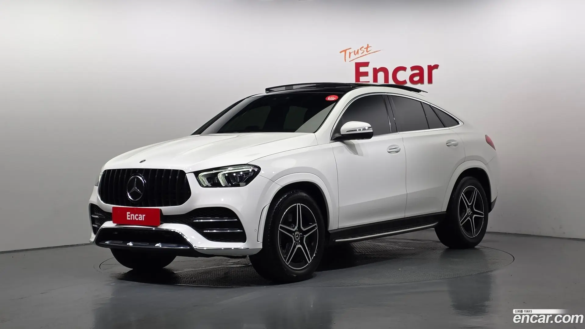 Main__Slider__Photo:GLE-Class Mercedes-Benz 2021.2-0