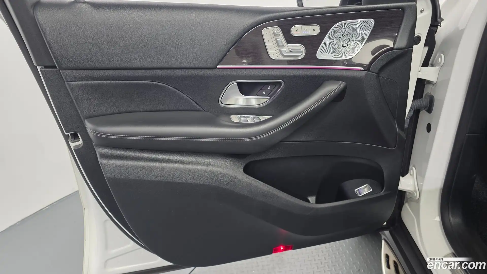 GLE-Class Mercedes-Benz 2021.2-INNER-034