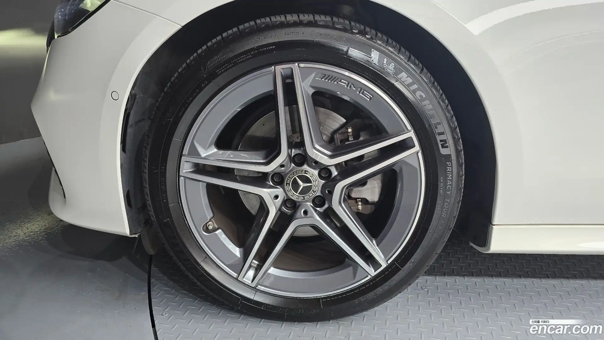 E-Class Mercedes-Benz 2024.8-OUTER-005