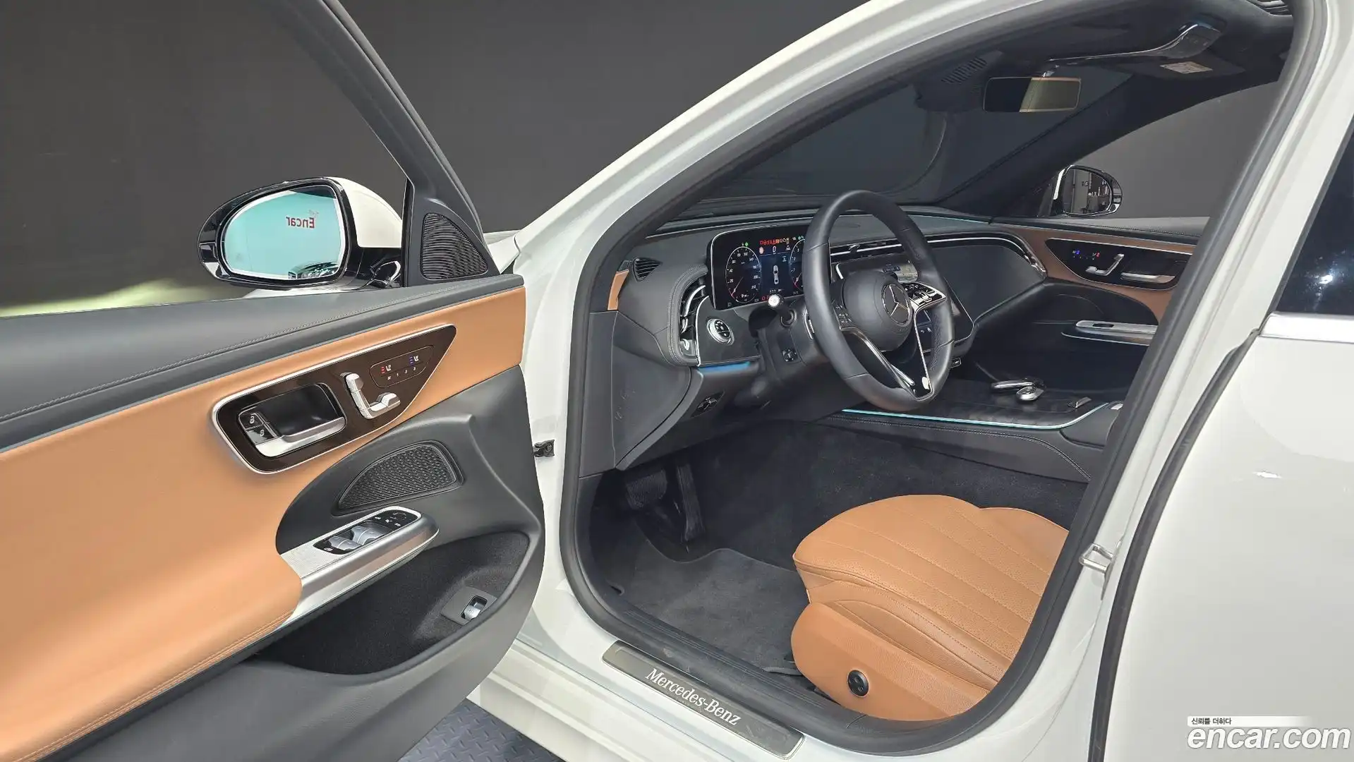E-Class Mercedes-Benz 2024.8-INNER-010