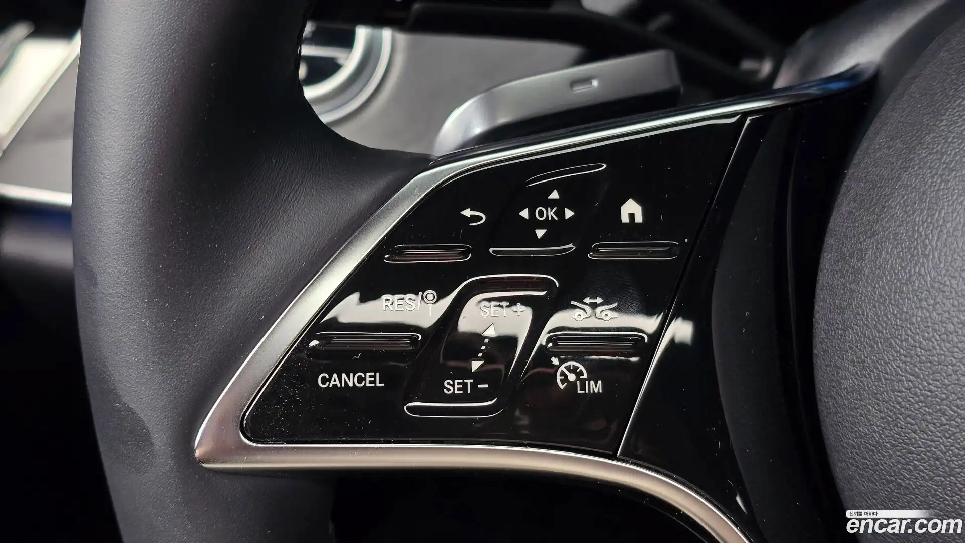 E-Class Mercedes-Benz 2024.8-OPTION-018