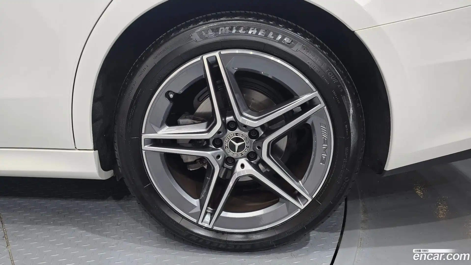 E-Class Mercedes-Benz 2024.8-OUTER-031