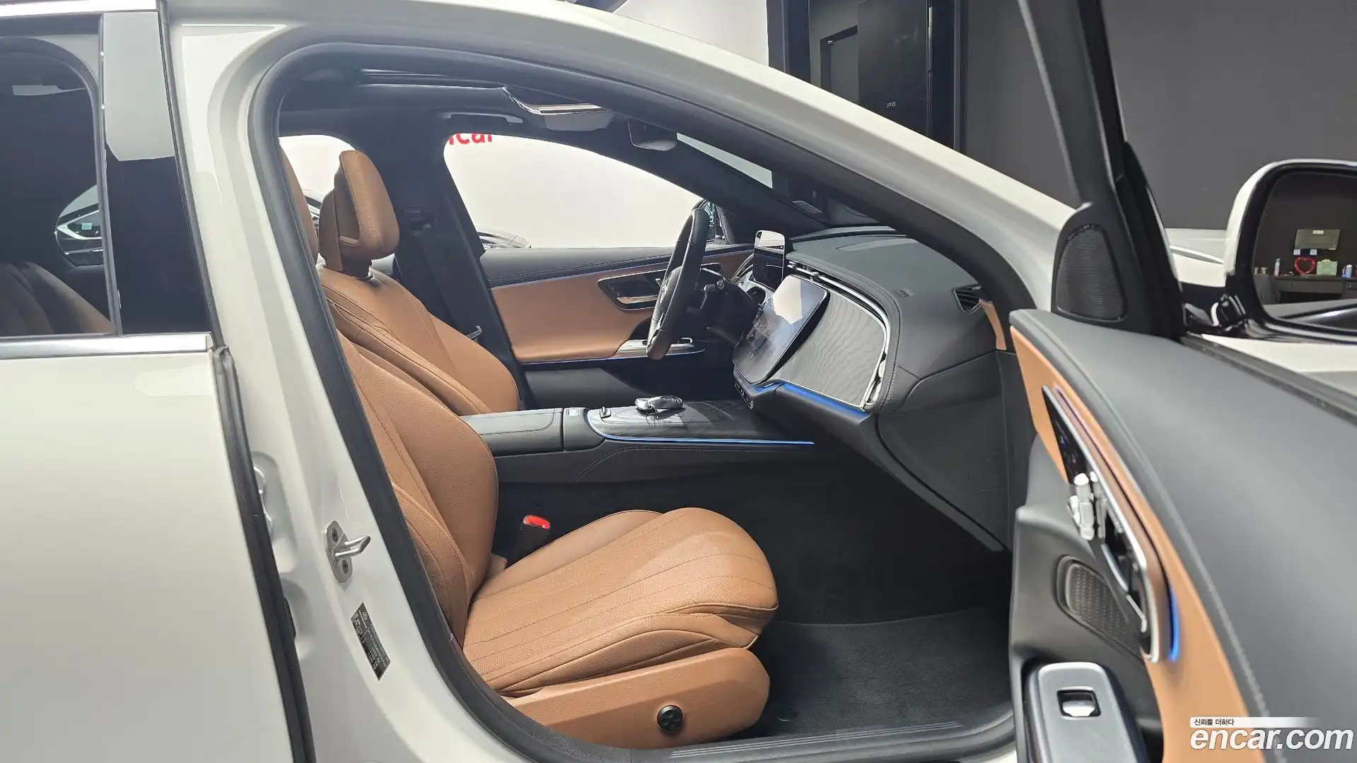 E-Class Mercedes-Benz 2024.8-INNER-036