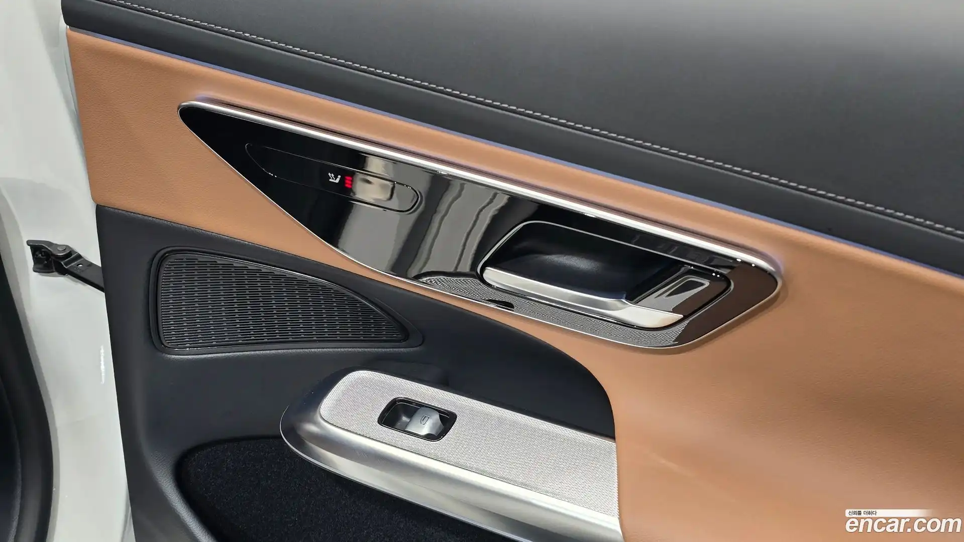 E-Class Mercedes-Benz 2024.8-OPTION-043
