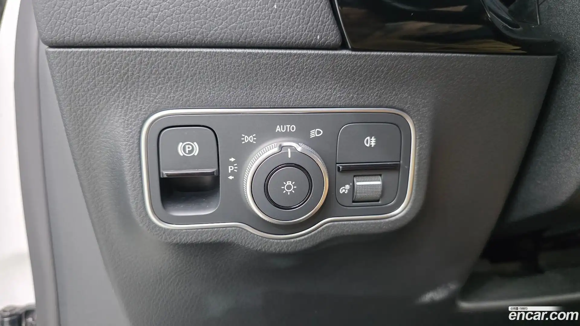 GLA-Class Mercedes-Benz 2022.11-OPTION-017