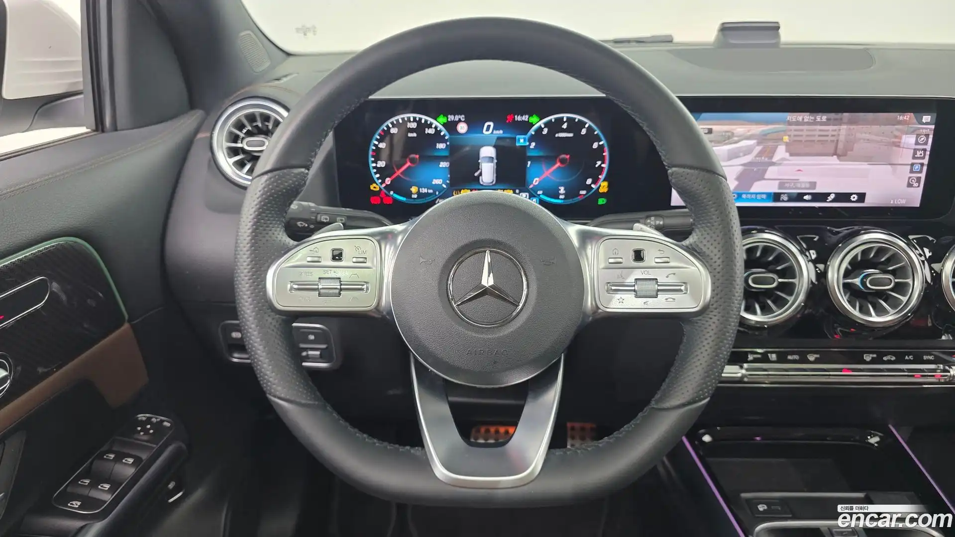 GLA-Class Mercedes-Benz 2022.11-OPTION-018