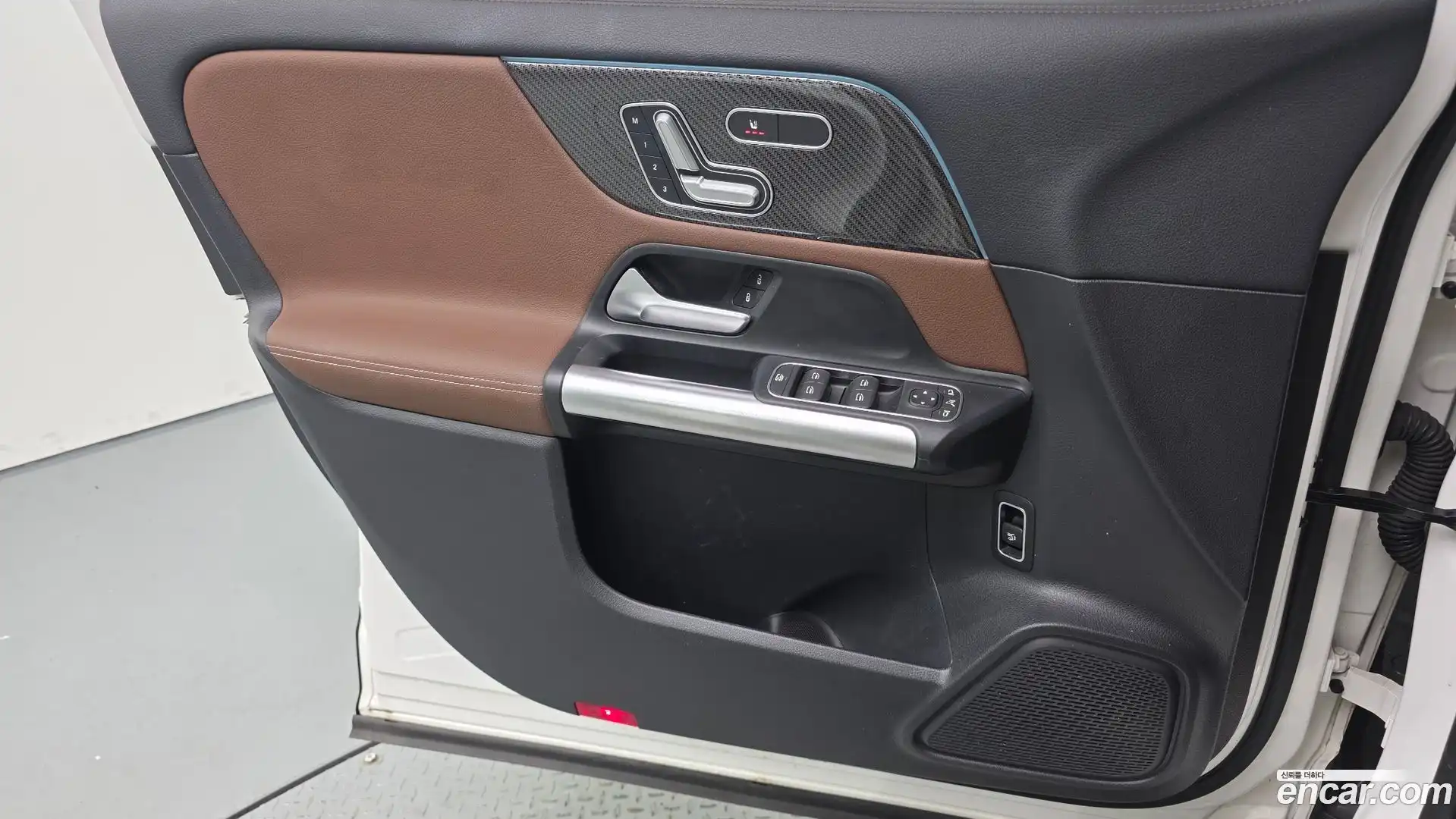 GLA-Class Mercedes-Benz 2022.11-INNER-034