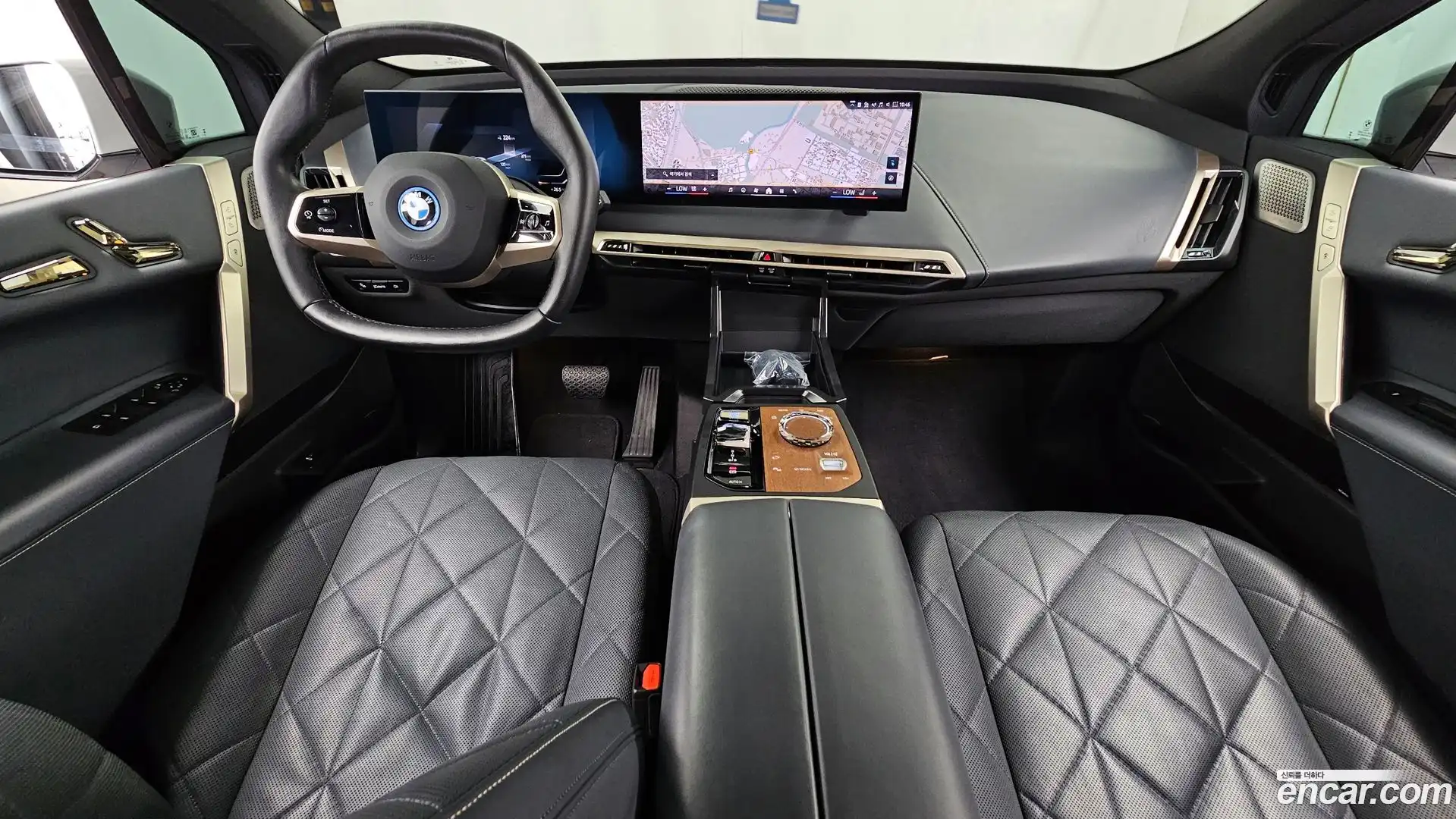 iX BMW 2023.8-INNER-007