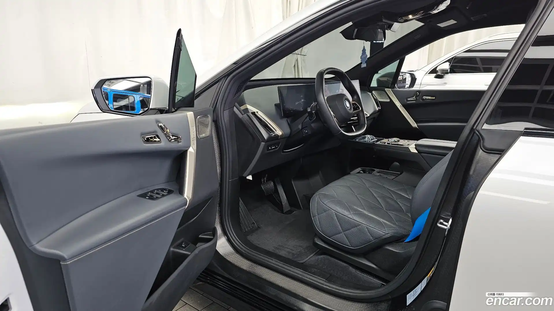 iX BMW 2023.8-INNER-010