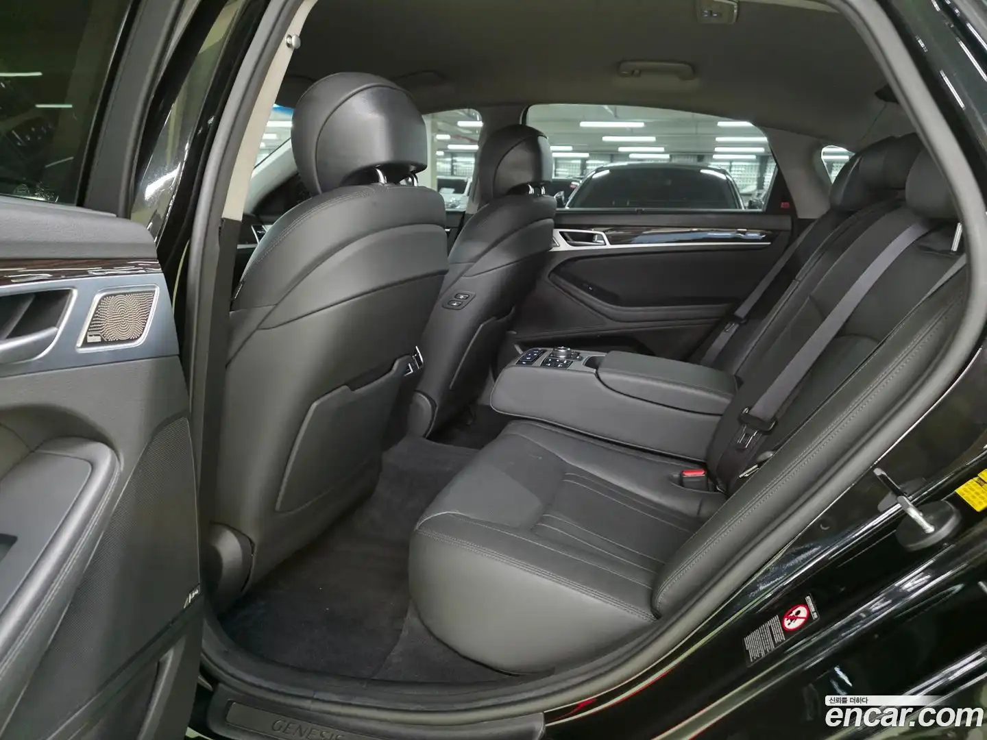 G80 Genesis 2016.8-INNER-009