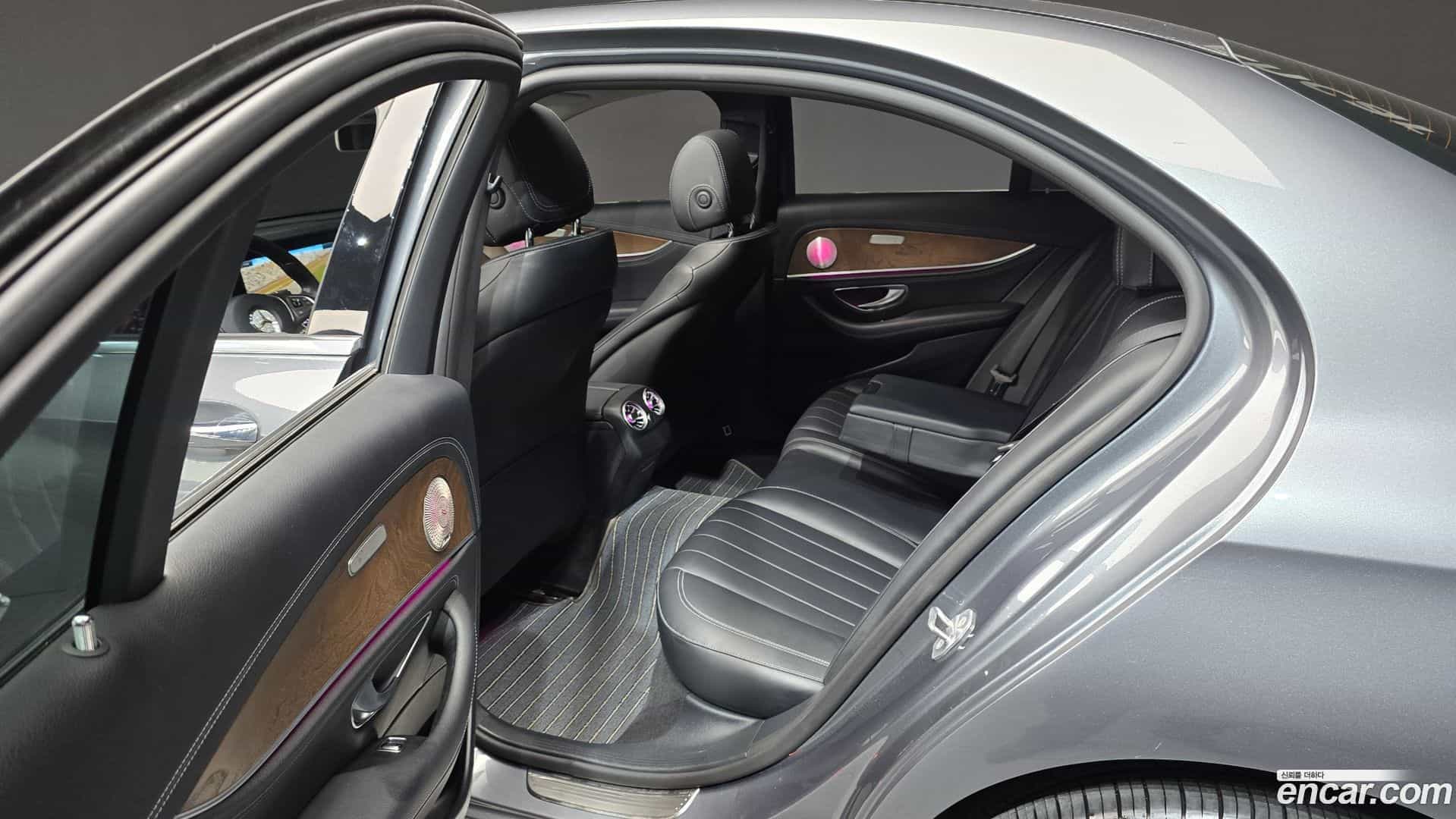E-Class Mercedes-Benz 2017.6-OPTION-016