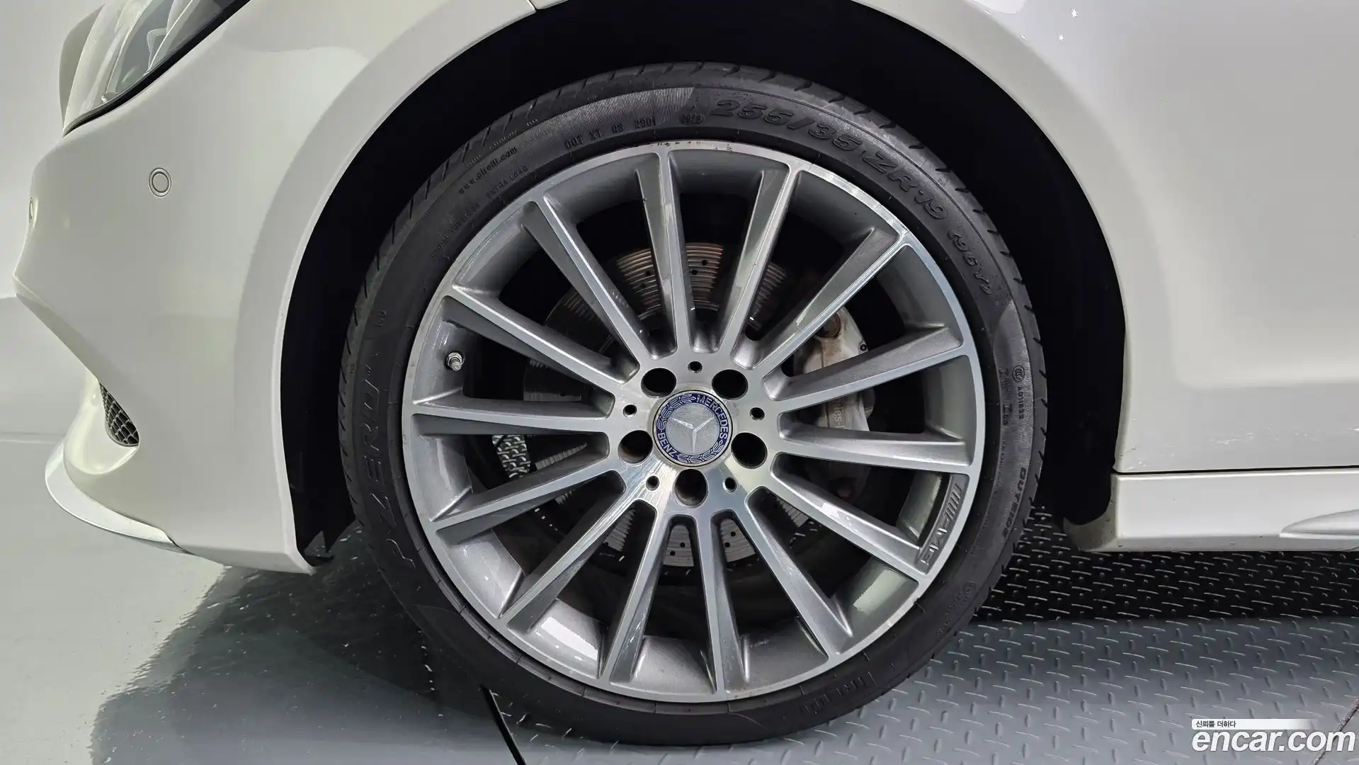 CLS-Class Mercedes-Benz 2016.8-OUTER-005