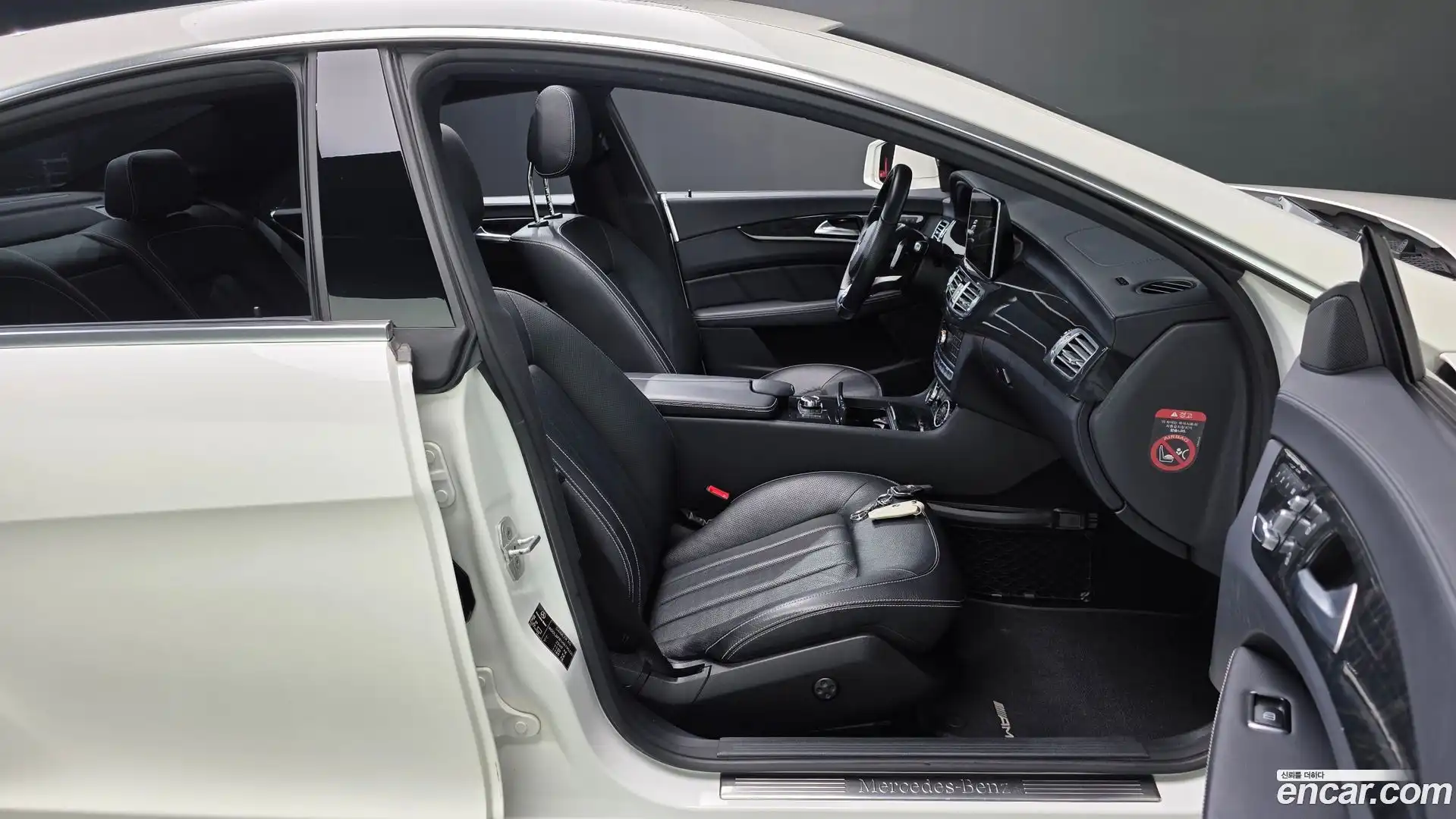 CLS-Class Mercedes-Benz 2016.8-OPTION-015