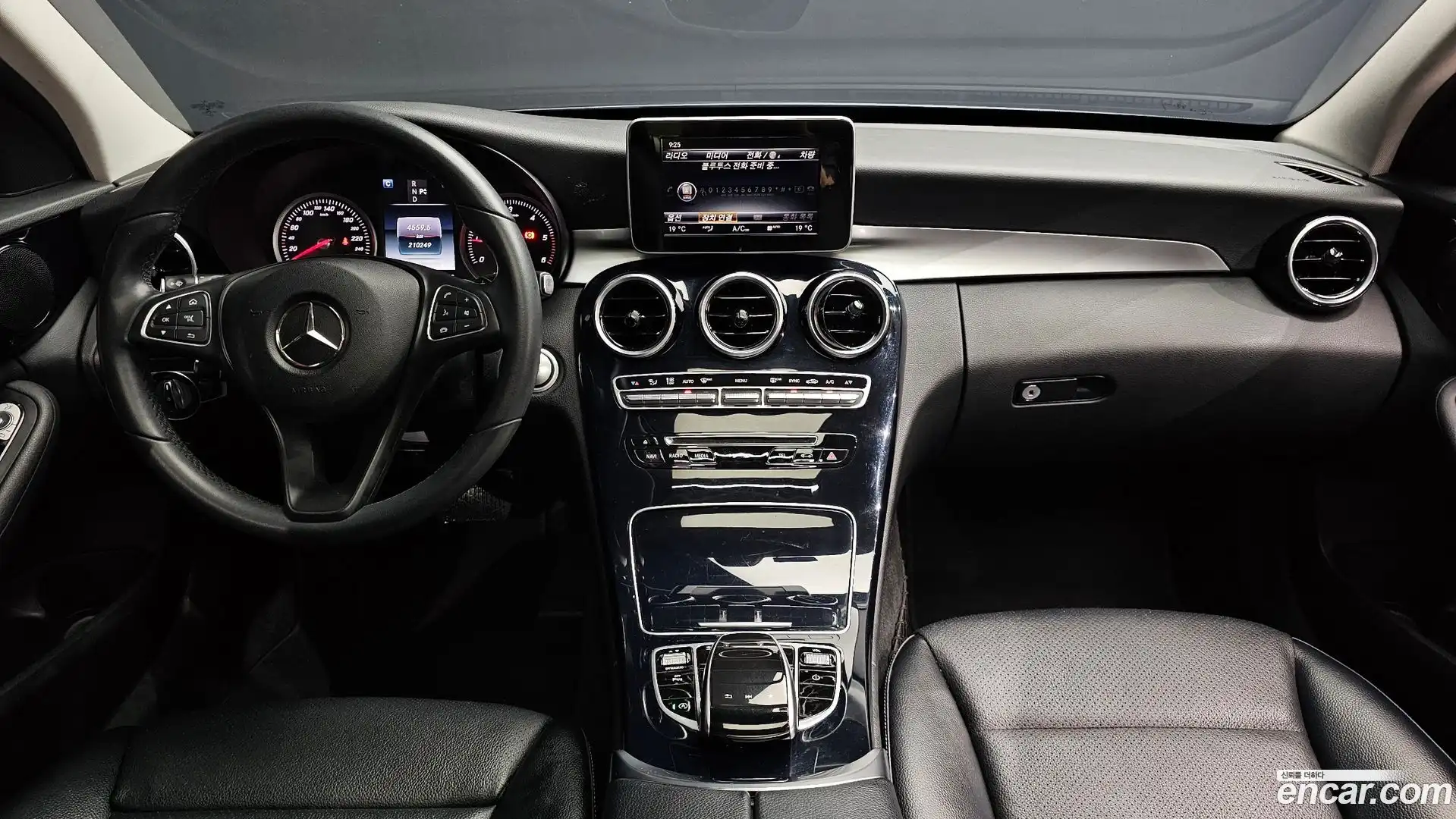 C-Class Mercedes-Benz 2017.2-INNER-007