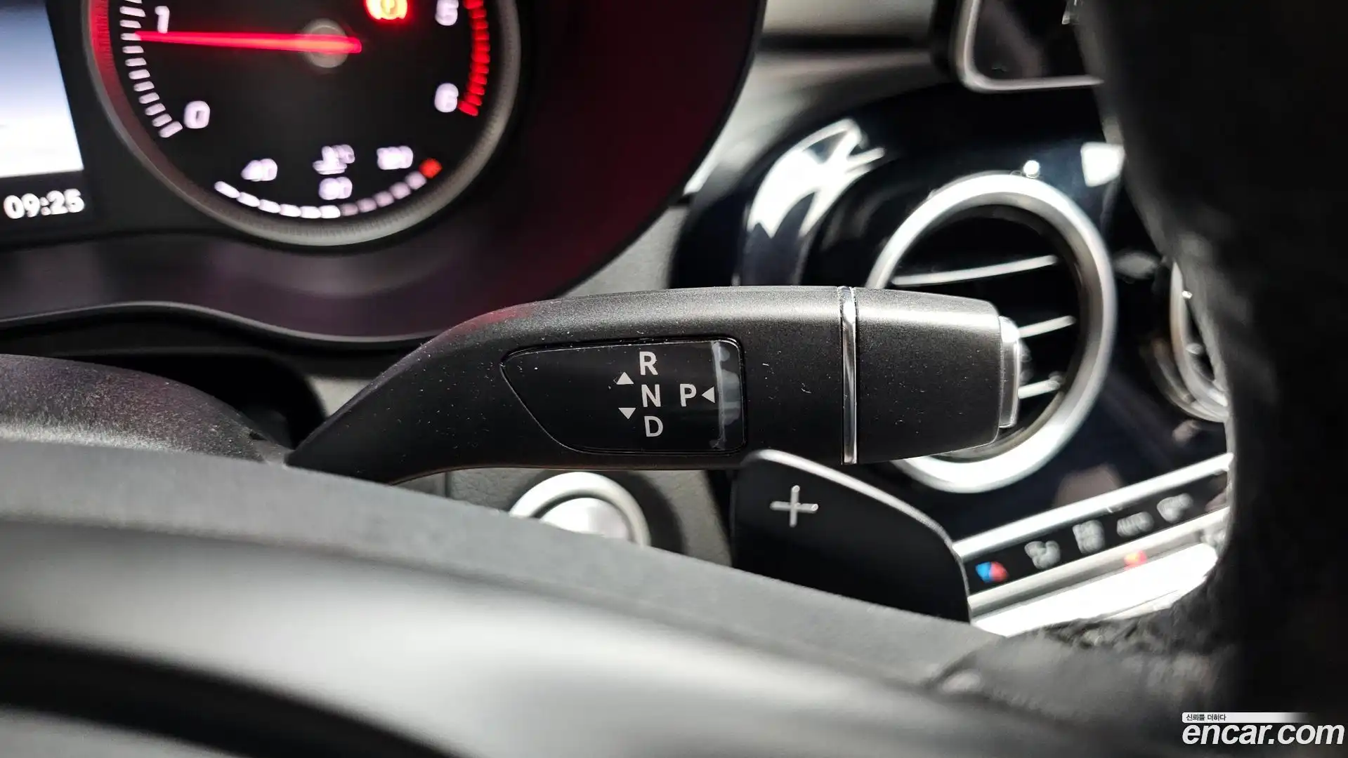 C-Class Mercedes-Benz 2017.2-INNER-009