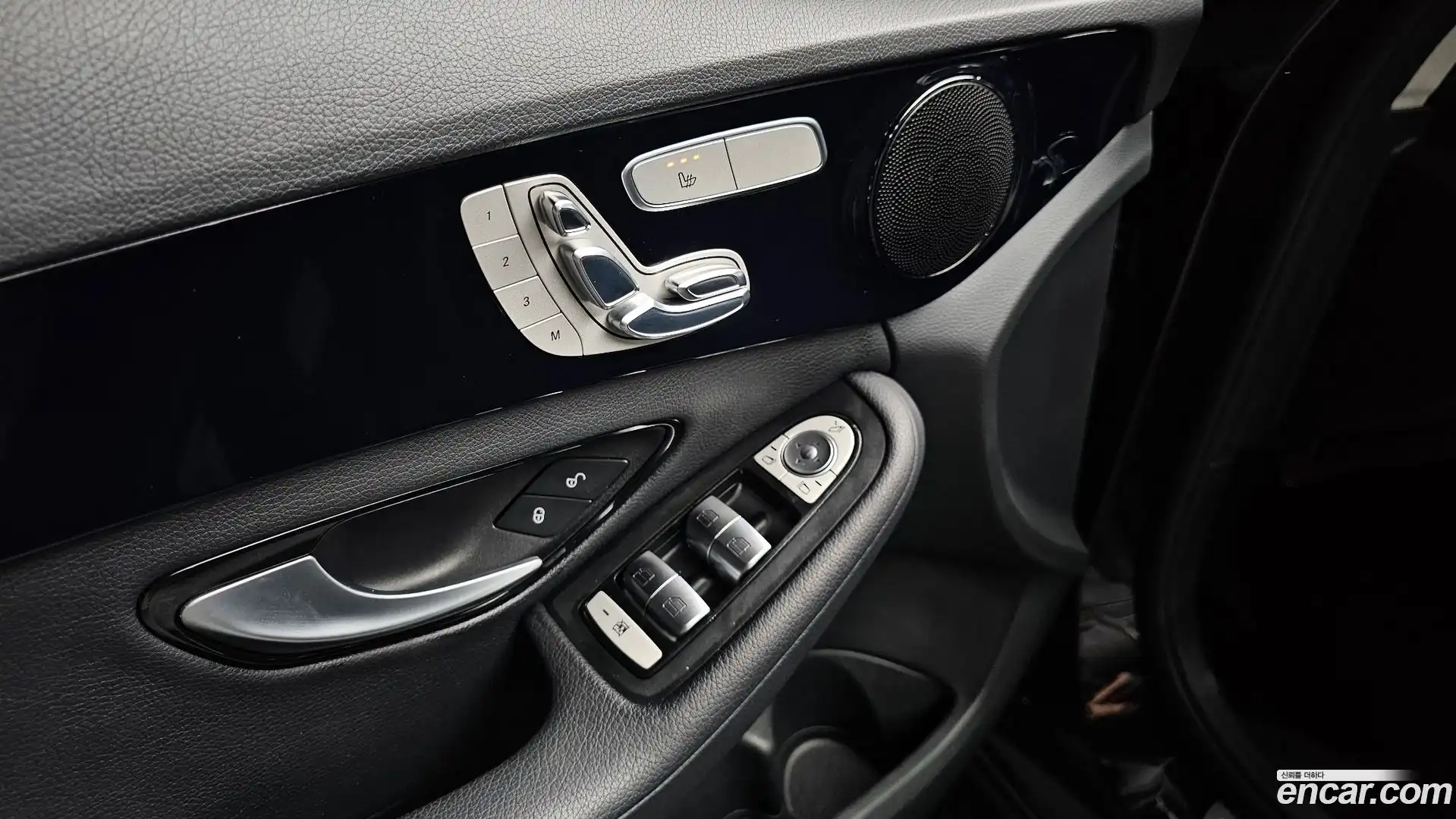 C-Class Mercedes-Benz 2017.2-OPTION-017