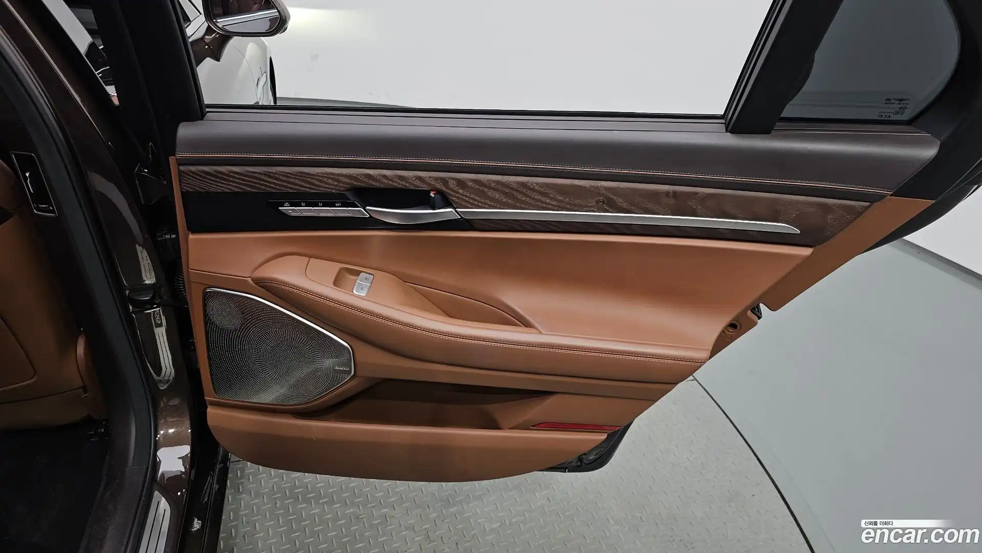 G90 Genesis 2021.3-INNER-035