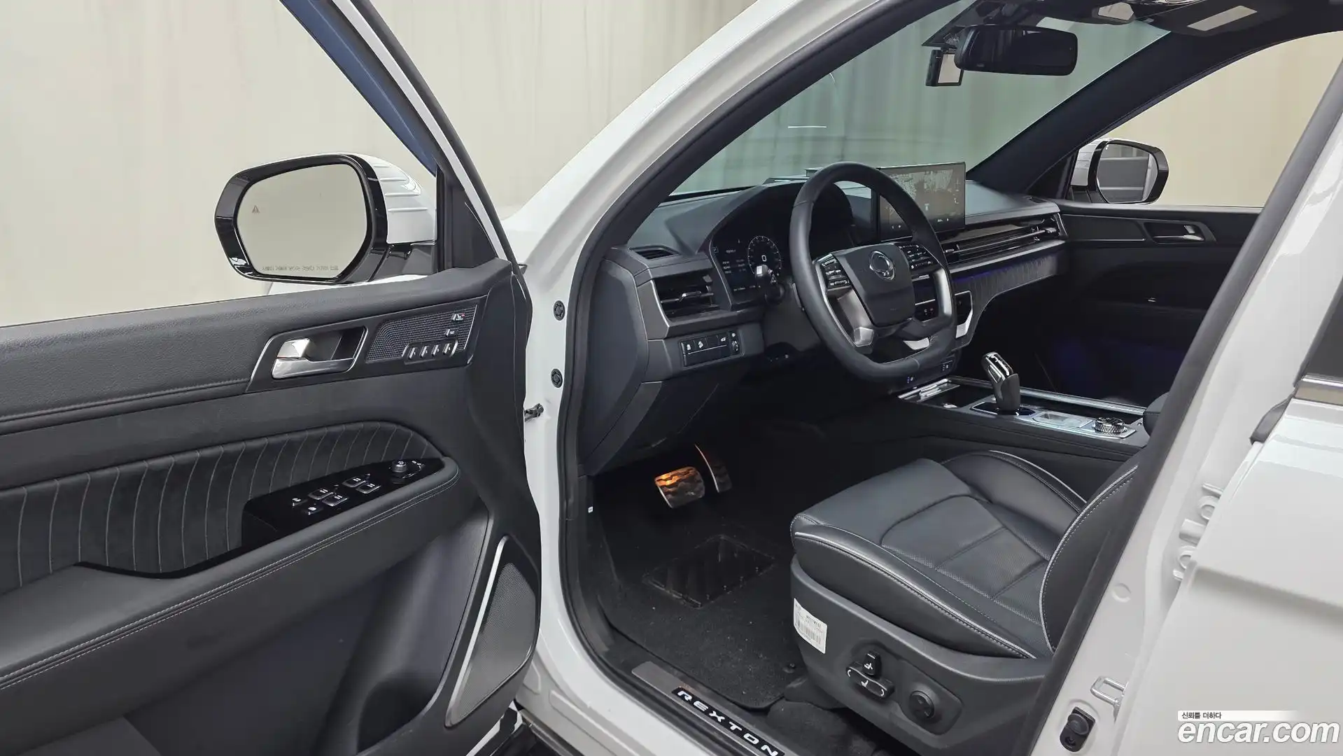 Rexton KG Mobility 2025.3-INNER-010