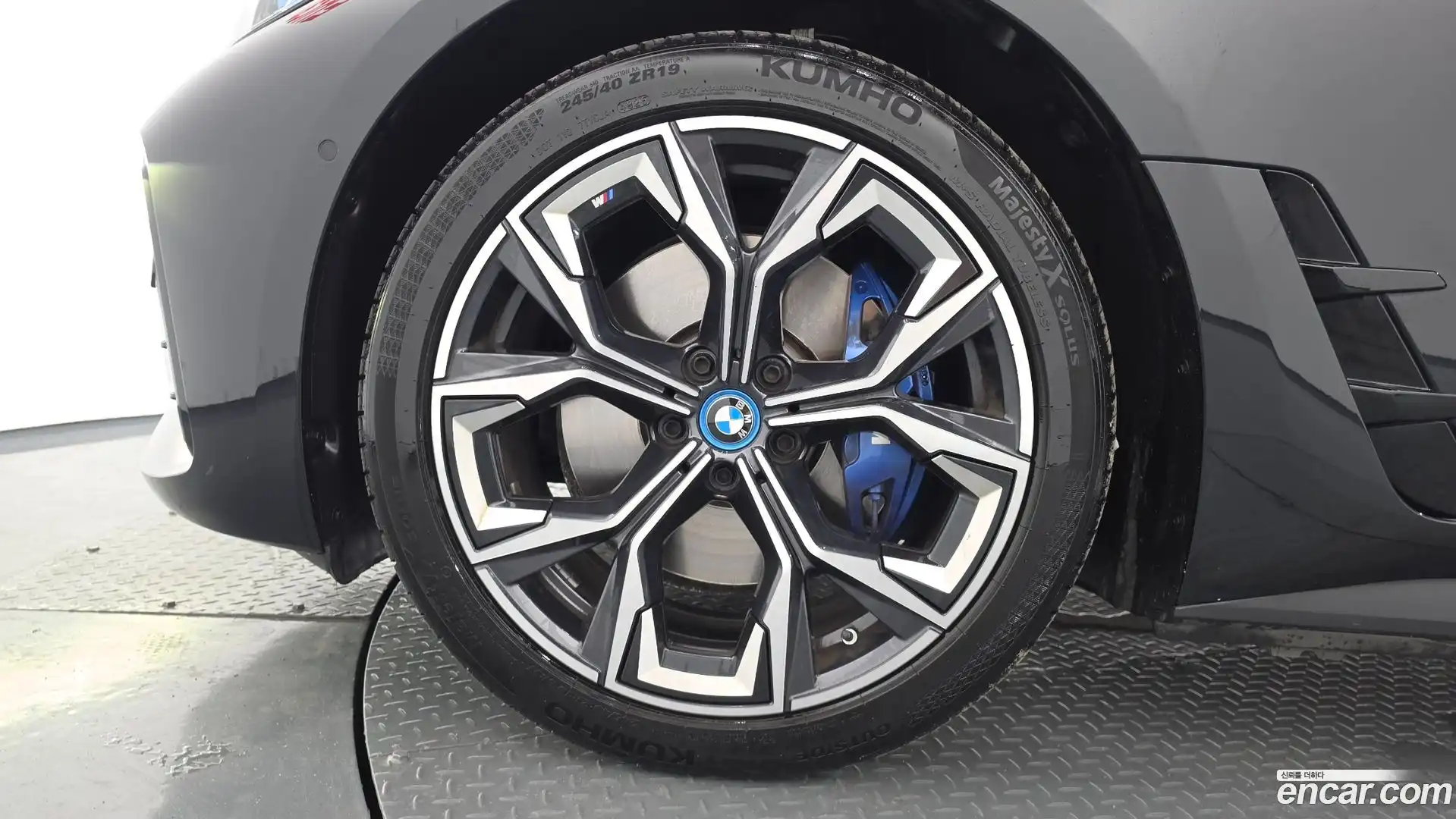 i4 BMW 2023.9-OUTER-005