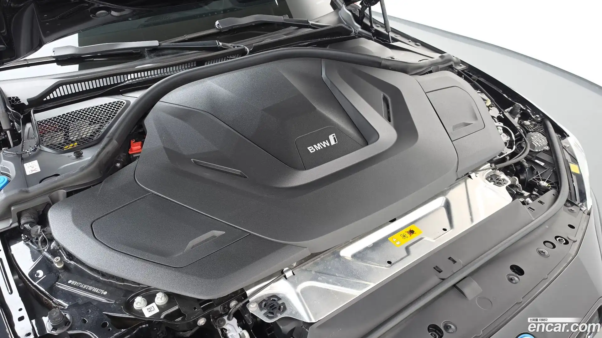 i4 BMW 2023.9-OUTER-006