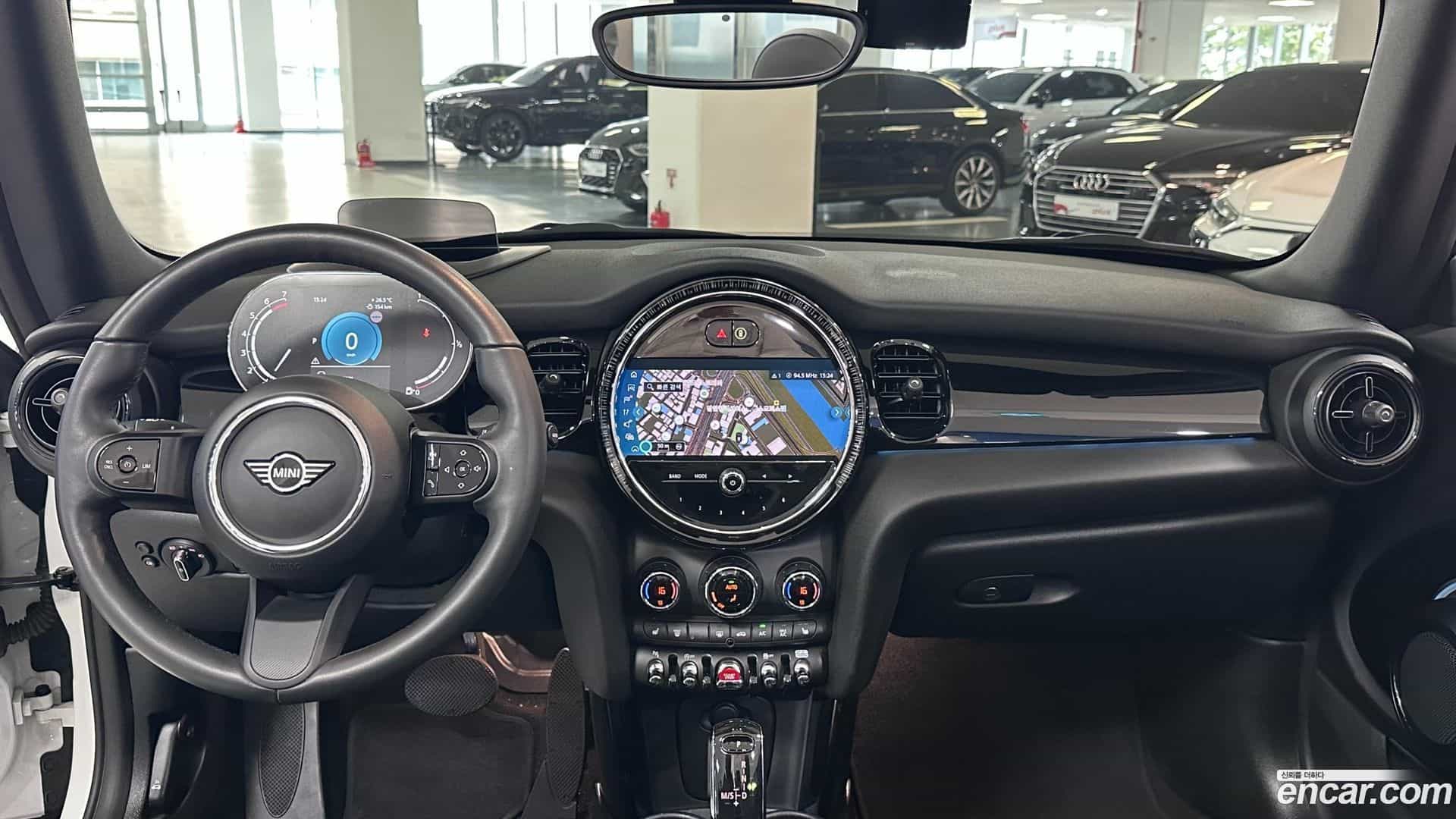 Cooper Convertible Mini 2024.5-INNER-007