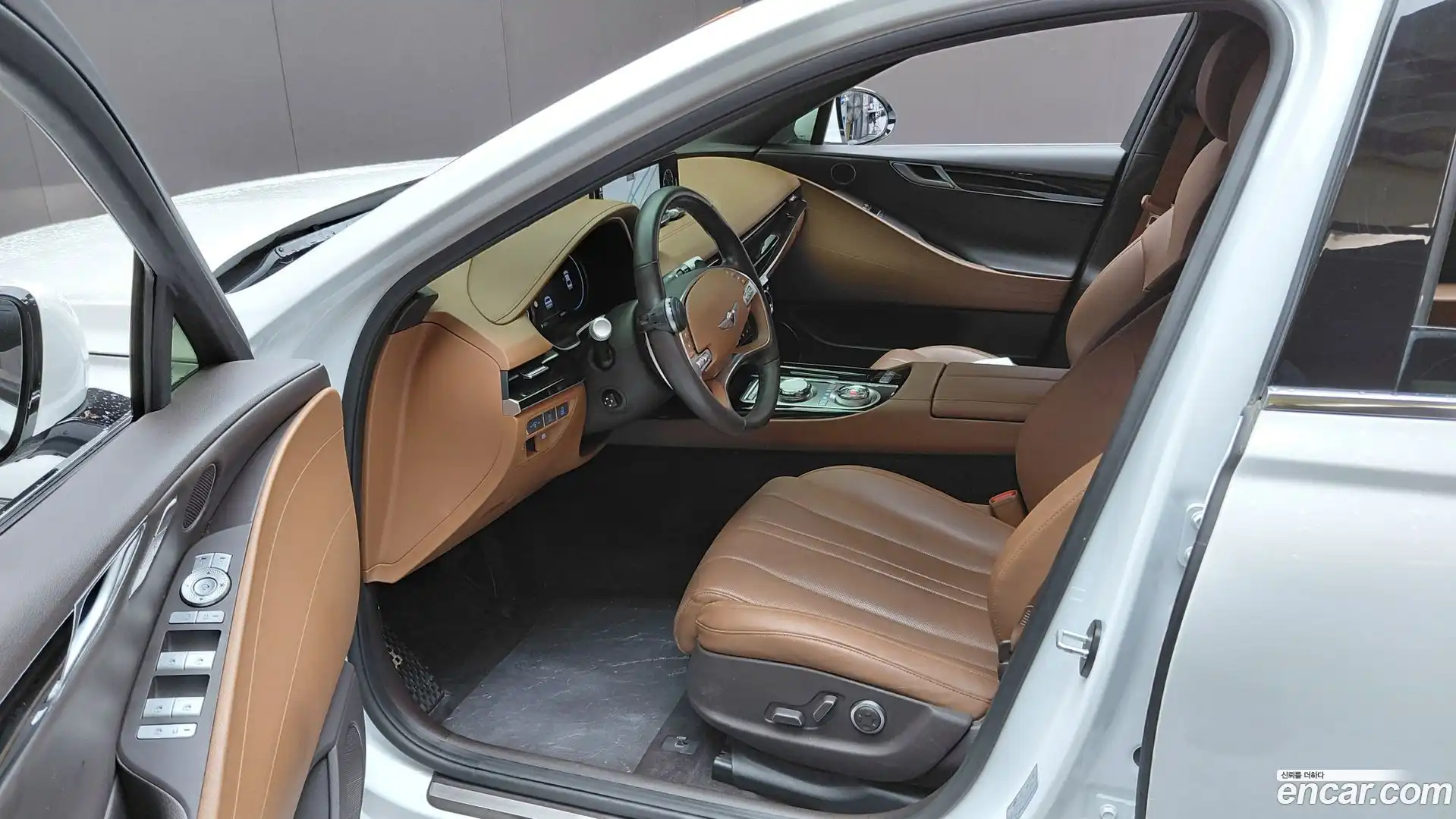 G80 Genesis 2023.0-INNER-010
