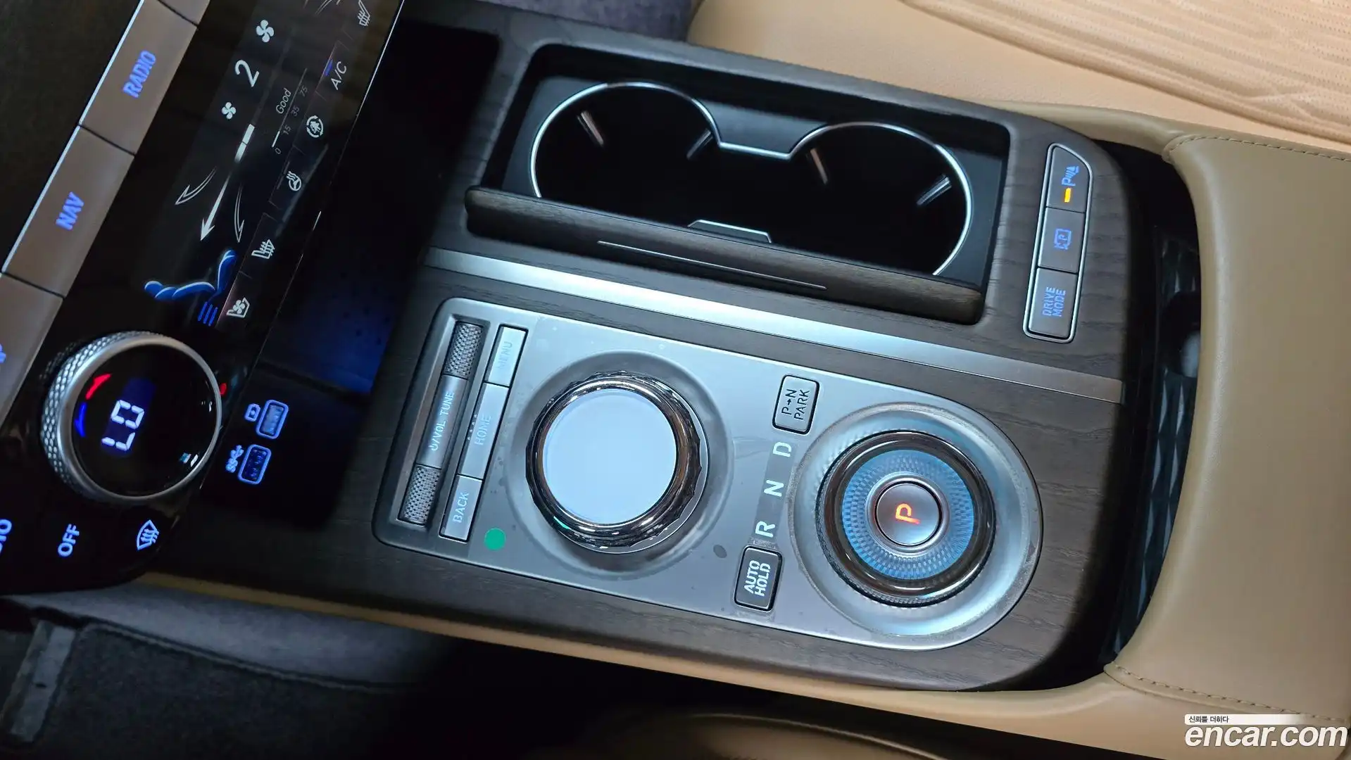 G80 Genesis 2023.3-INNER-009