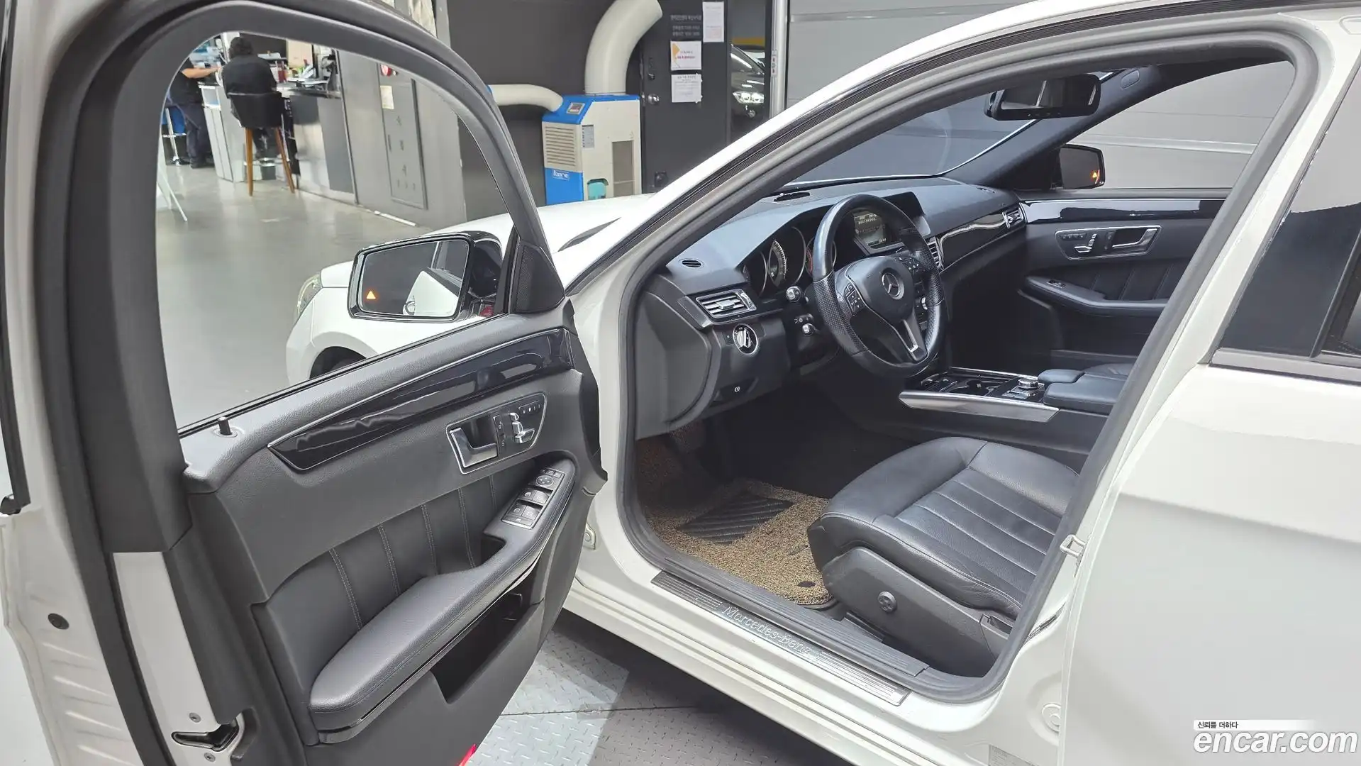 E-Class Mercedes-Benz 2015.11-INNER-010