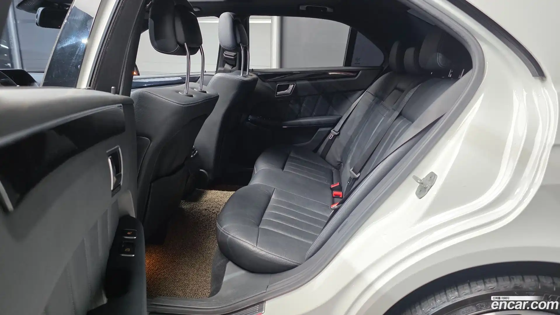 E-Class Mercedes-Benz 2015.11-OPTION-016