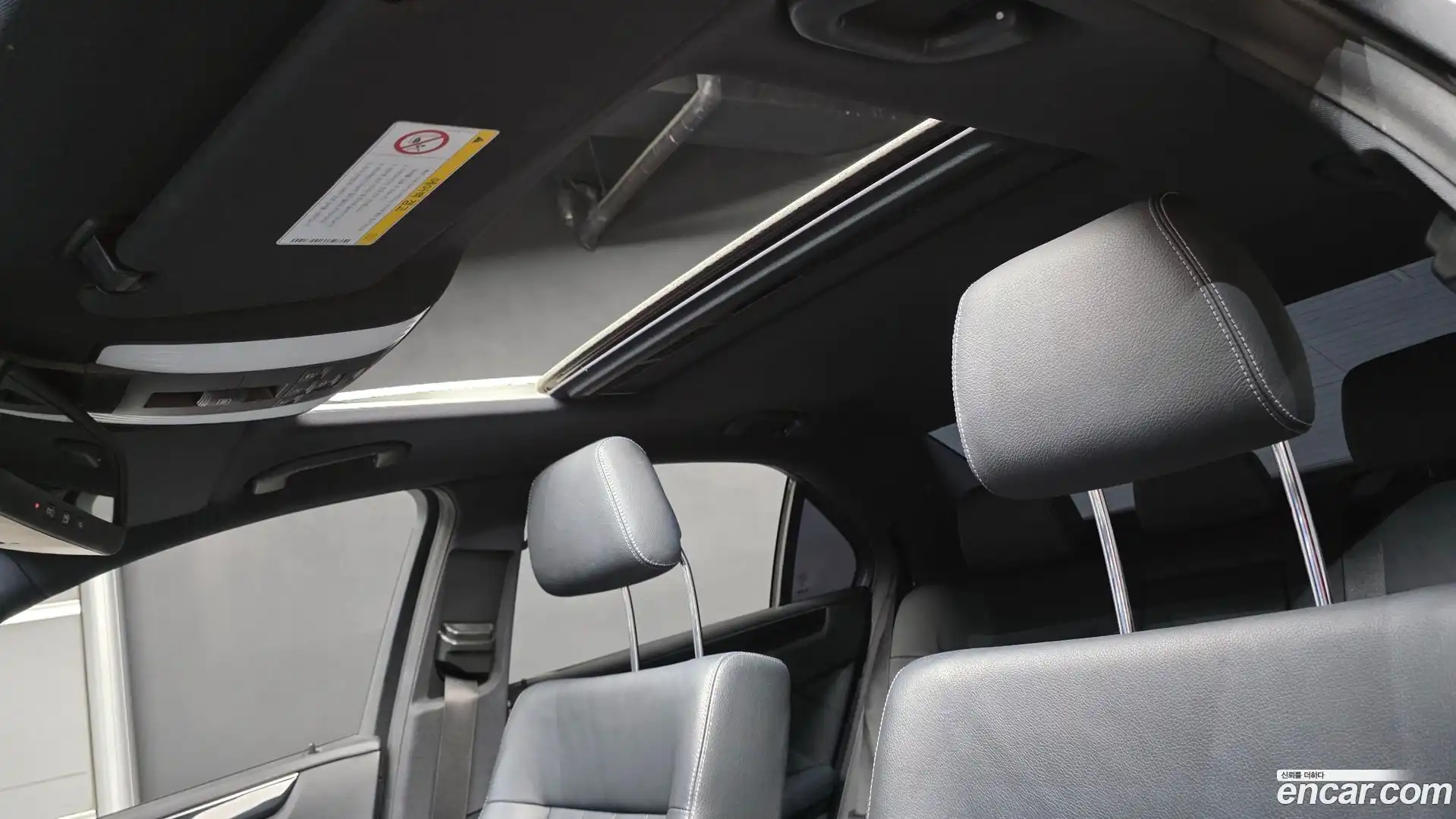 E-Class Mercedes-Benz 2015.11-OPTION-023