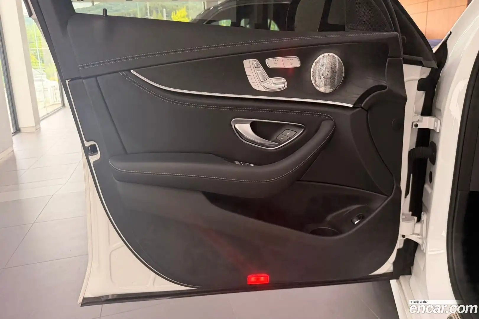 E-Class Mercedes-Benz 2023.8-OPTION-019