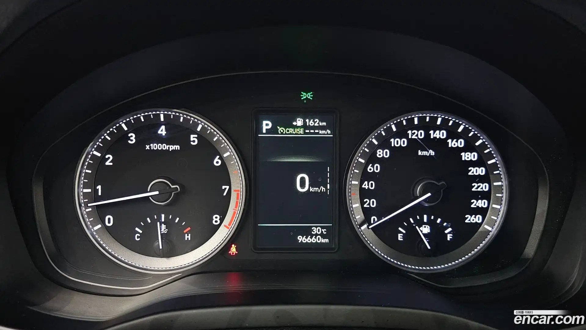 Grandeur Hyundai 2018.2-INNER-008