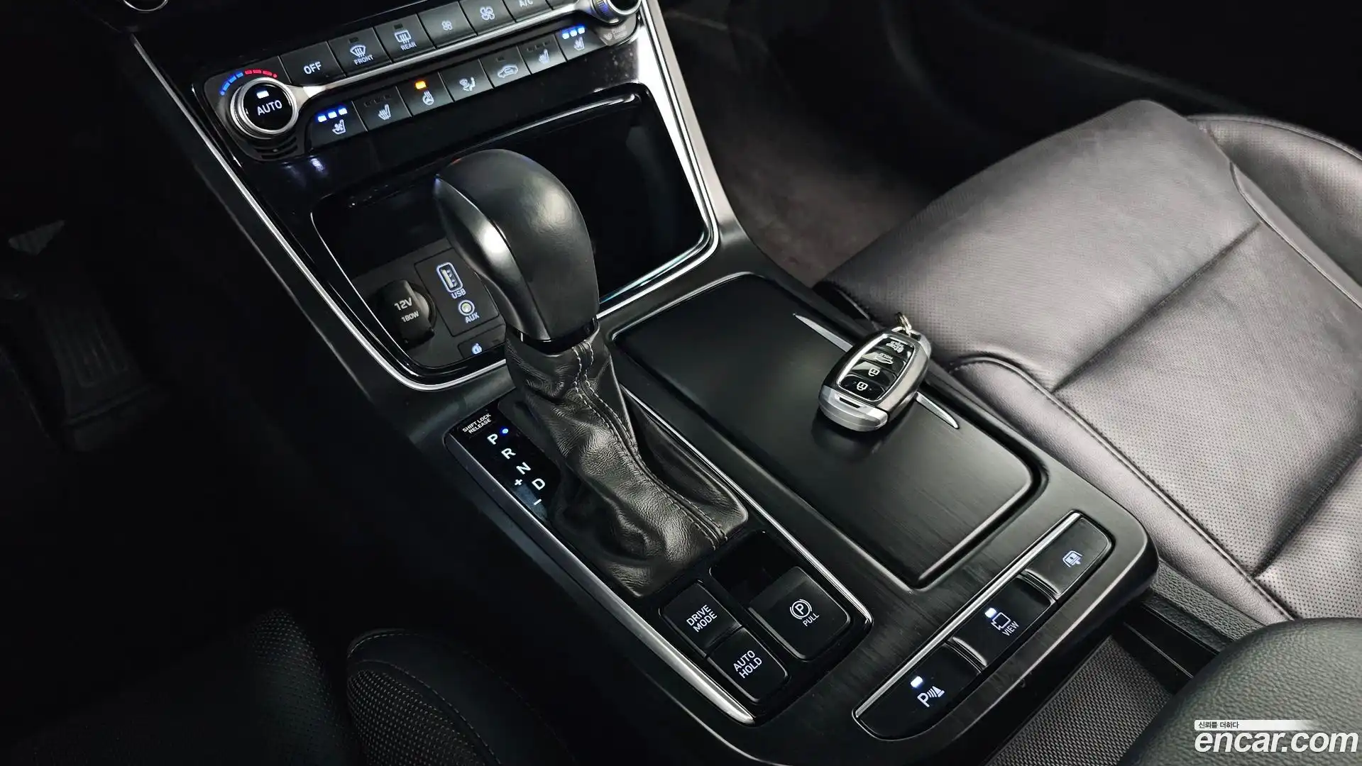 Grandeur Hyundai 2018.2-INNER-009