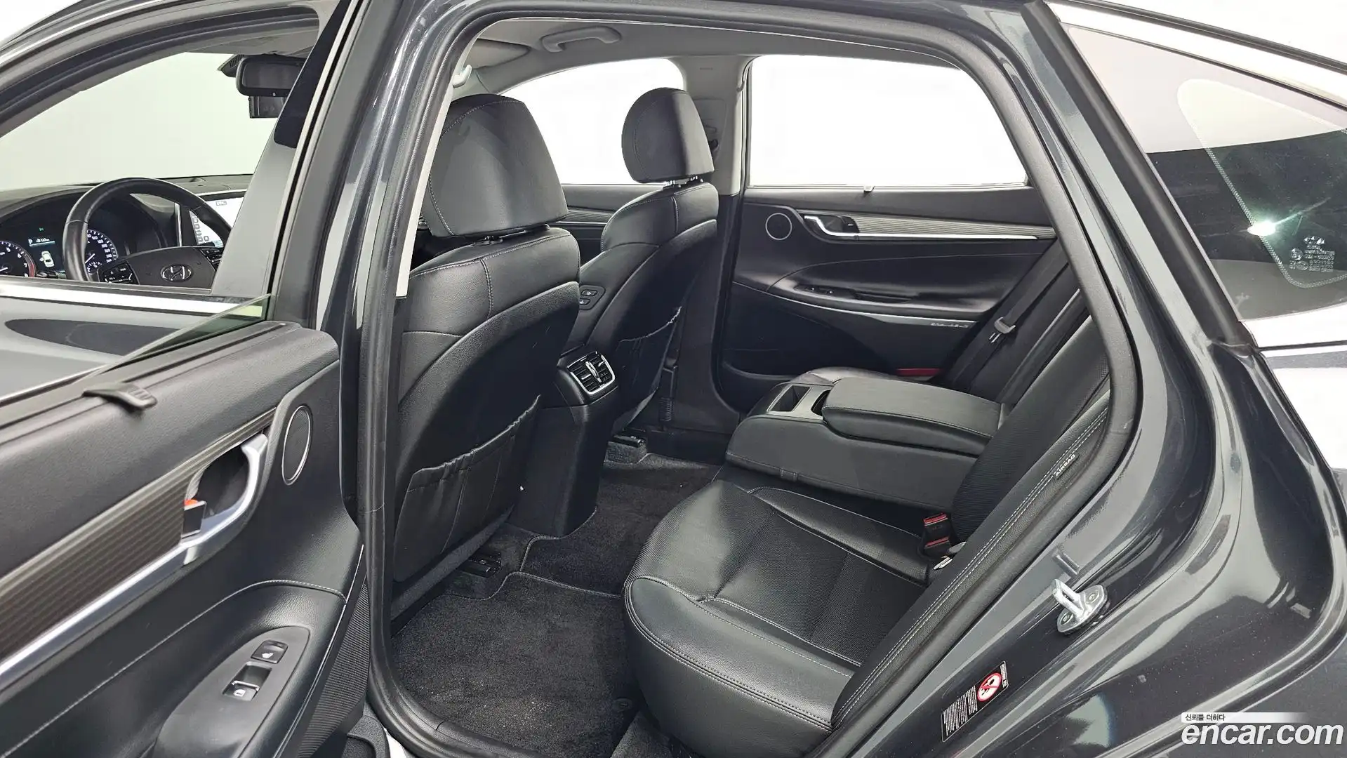 Grandeur Hyundai 2018.2-OPTION-016