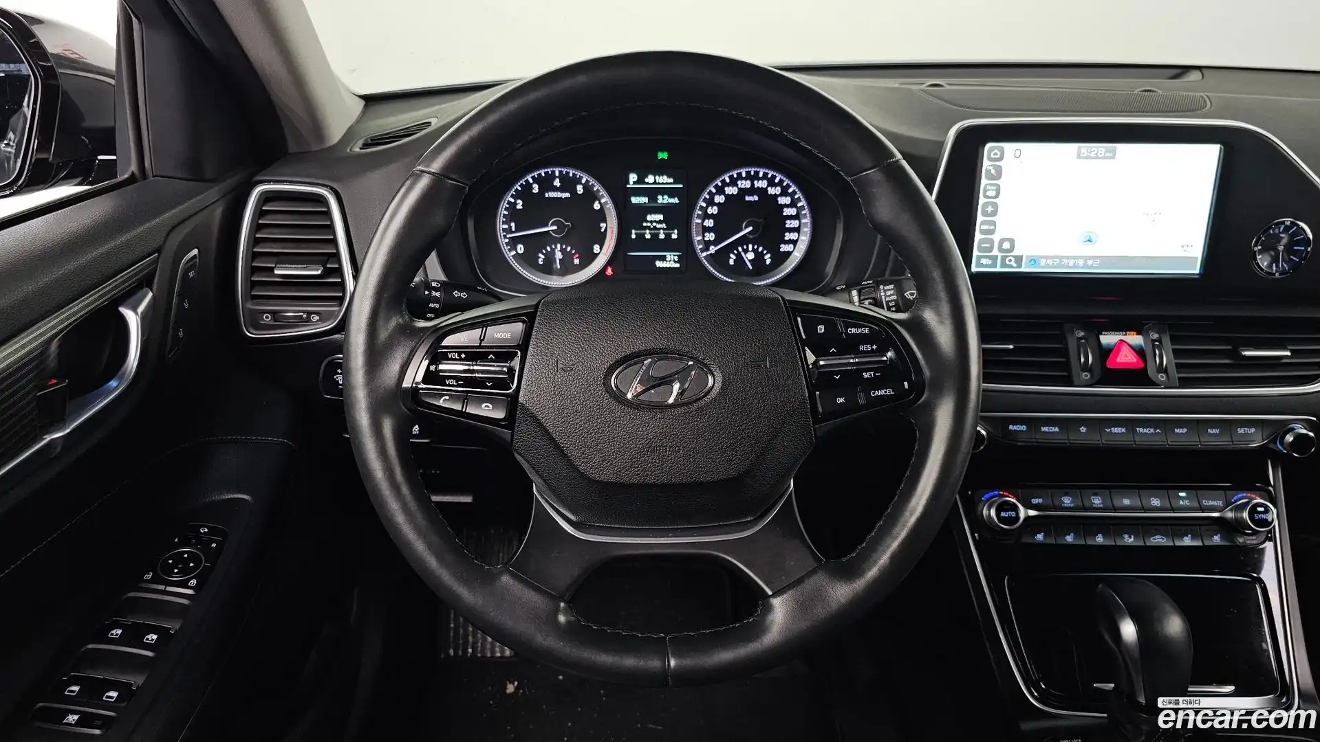 Grandeur Hyundai 2018.2-OPTION-017